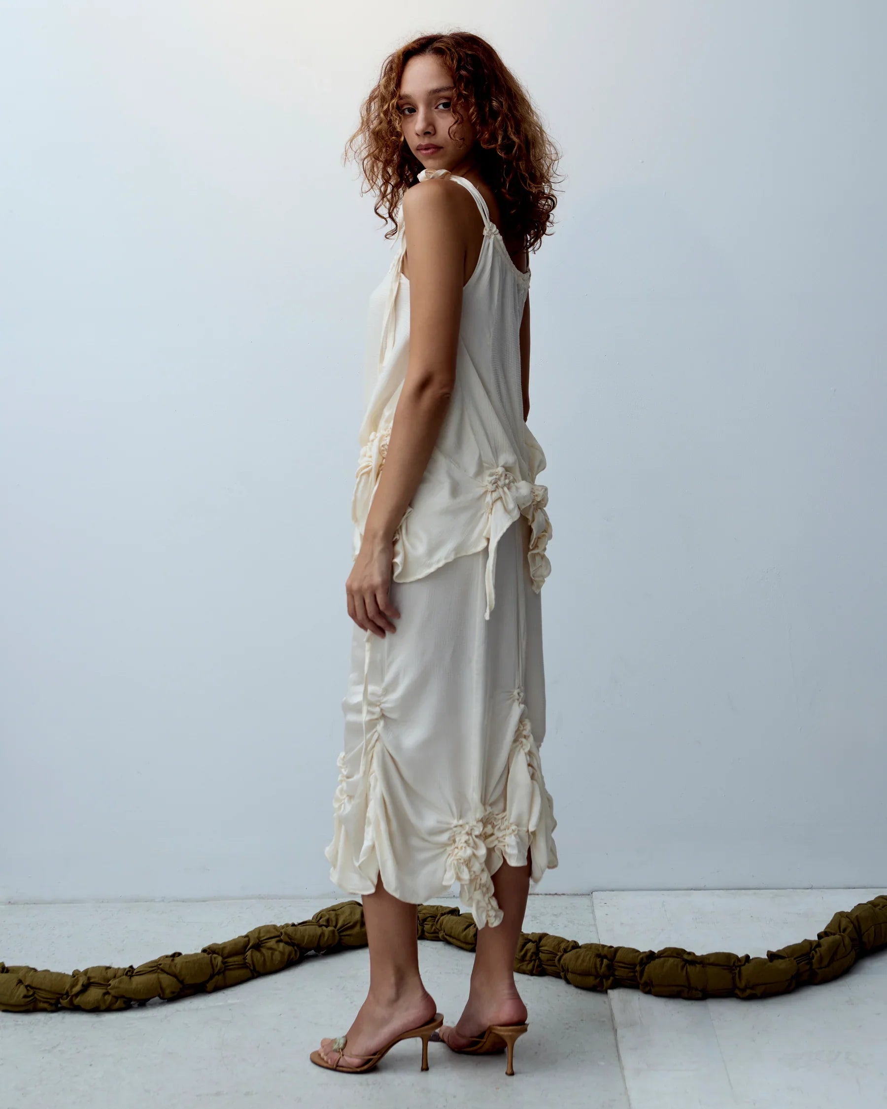 CIENTO CINCO LUNARES