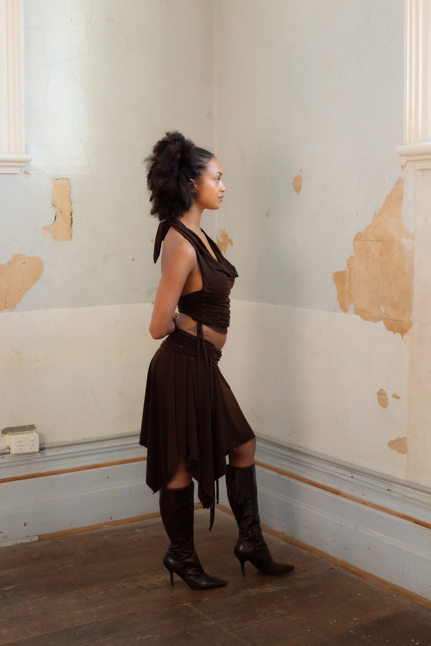 BROWN MULTIWAY TOP
