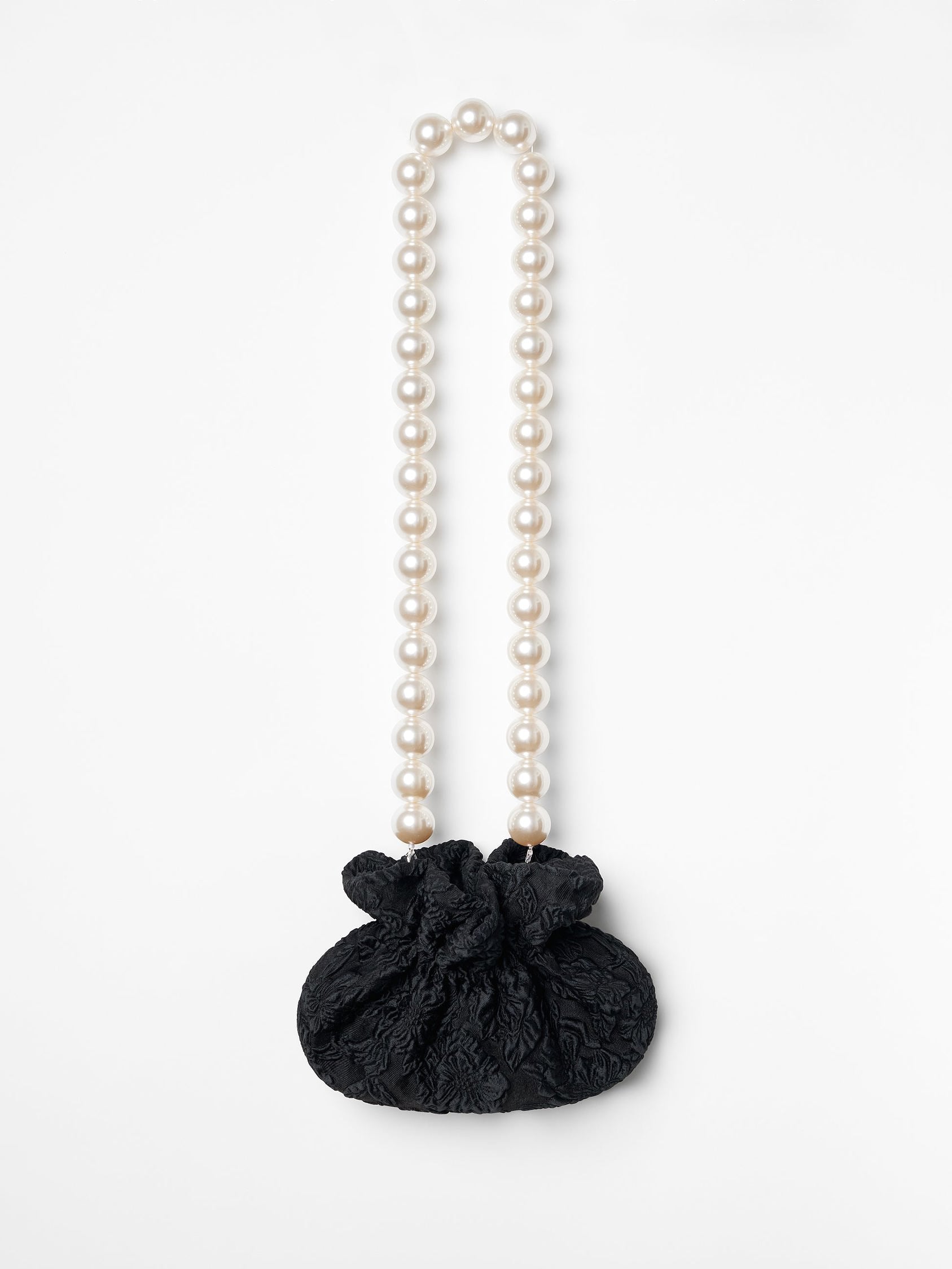 Pearl Pouch in Black