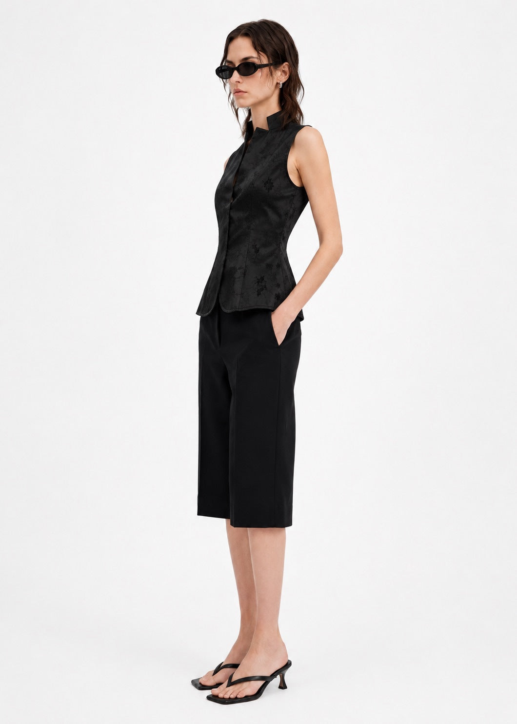 Black jacquard sleeveless shirt