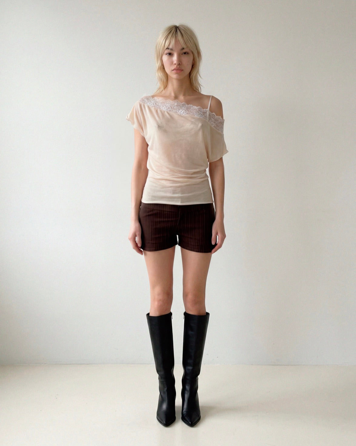 NUDARETE 006 - One-Shoulder Cotton Lace Top