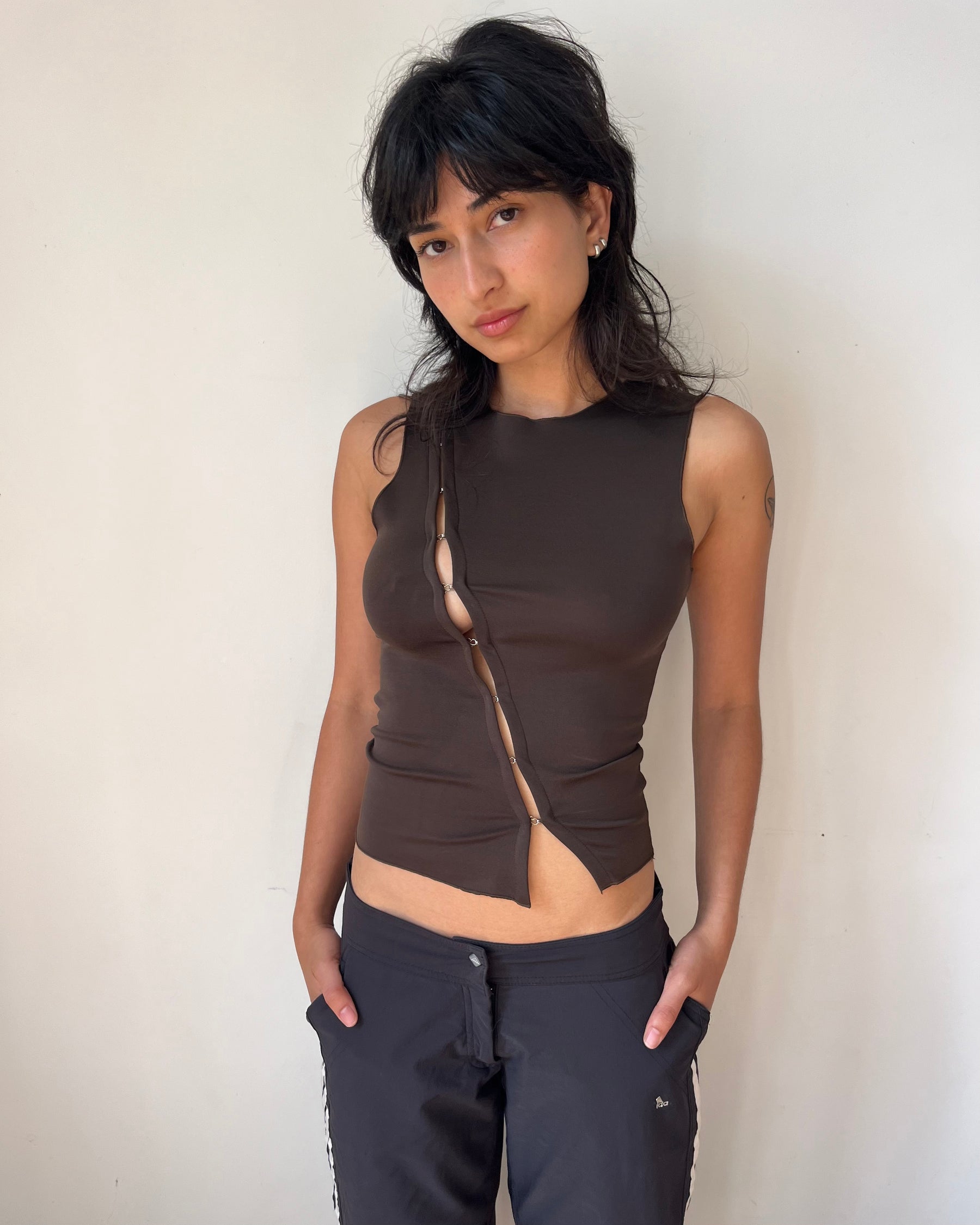 BROWN HOOK AND EYE TANK