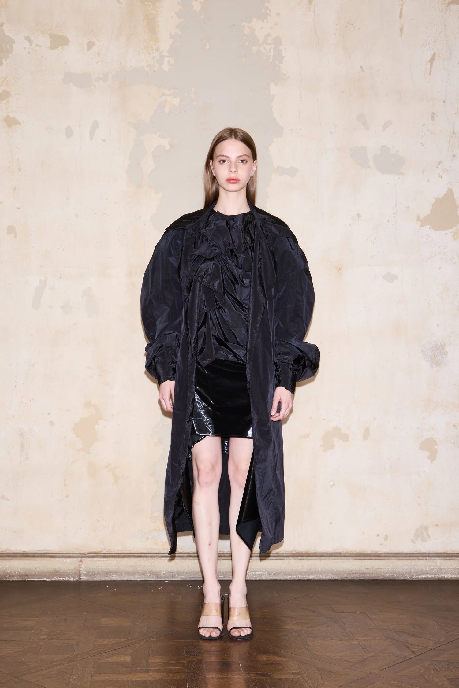 TEMPLE TRENCH BLACK