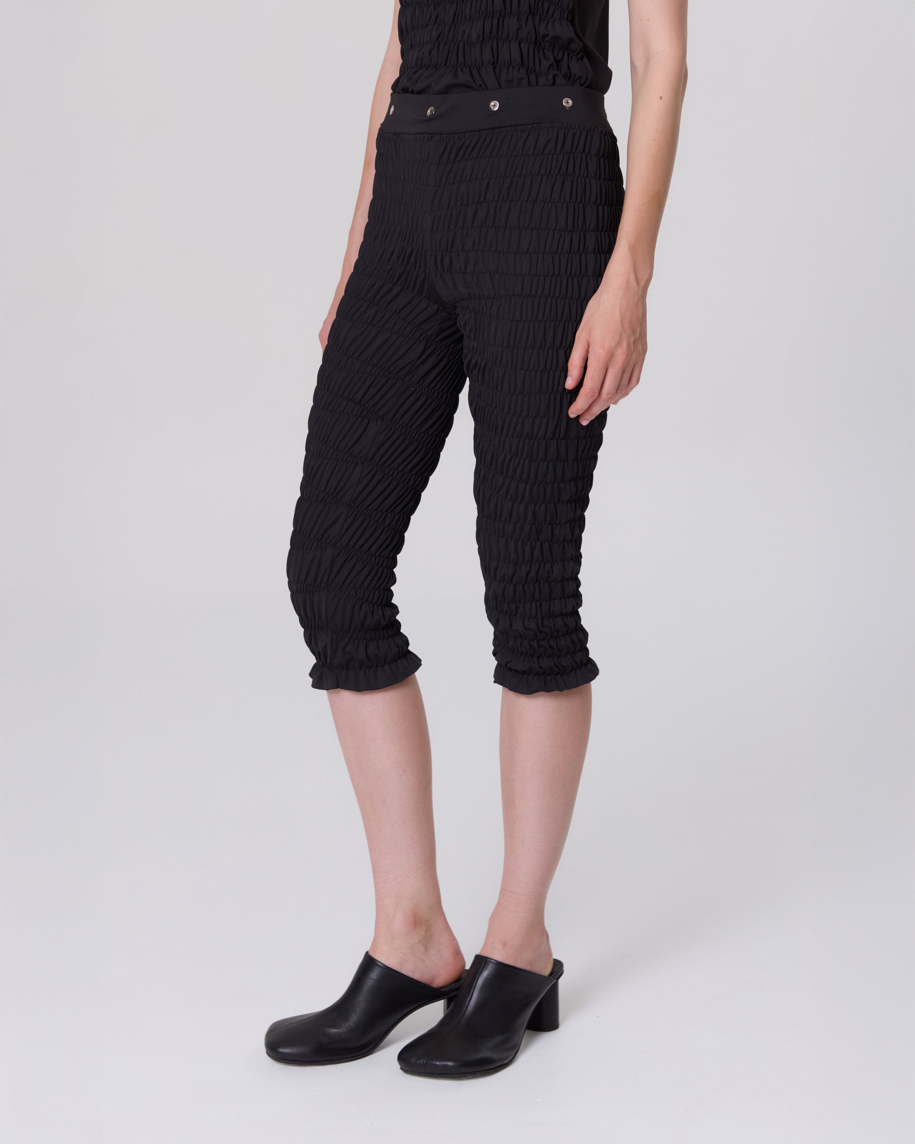 TORIO black capri