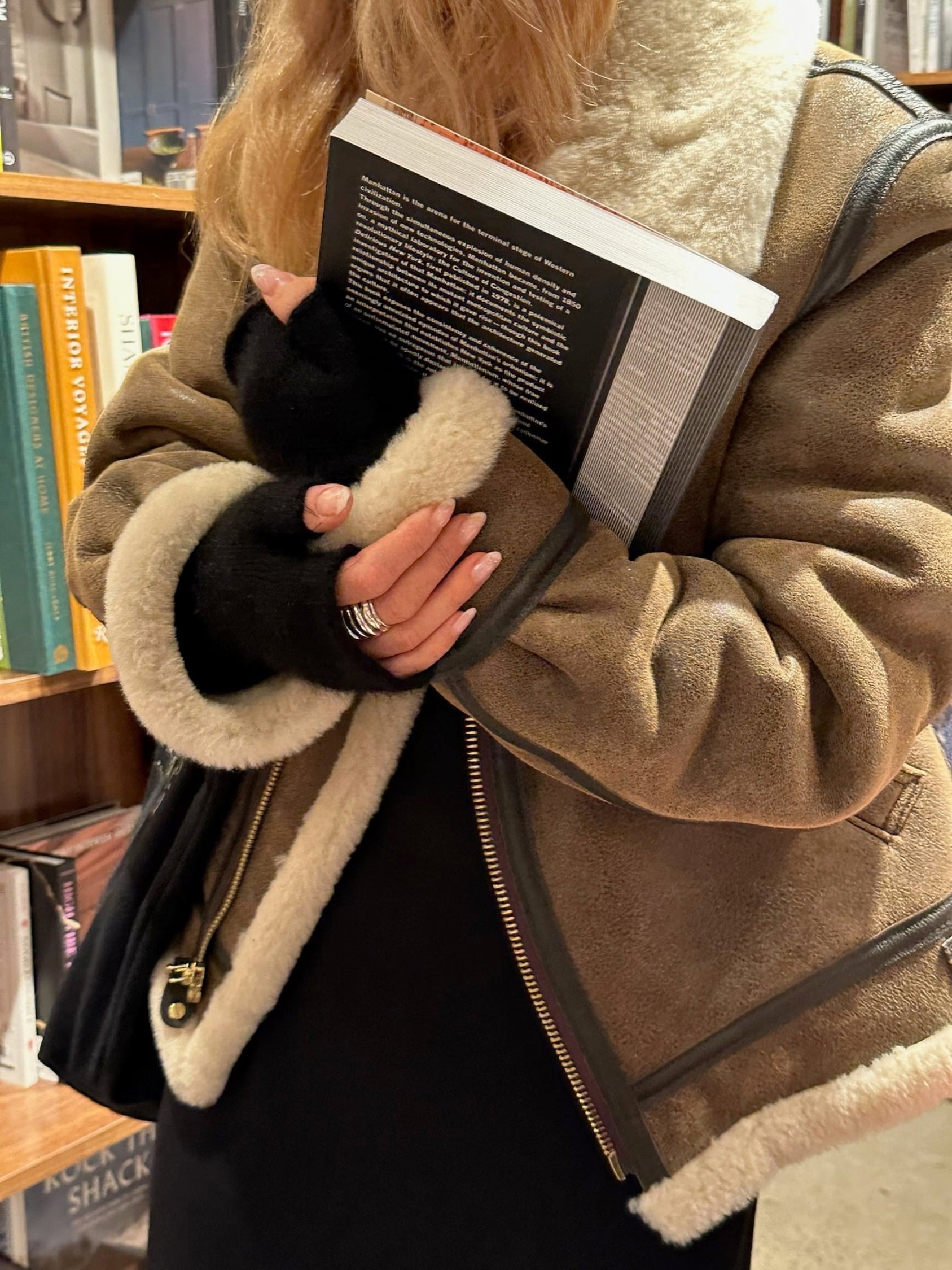 Haze Furry Fingerless Arm Warmer in Black