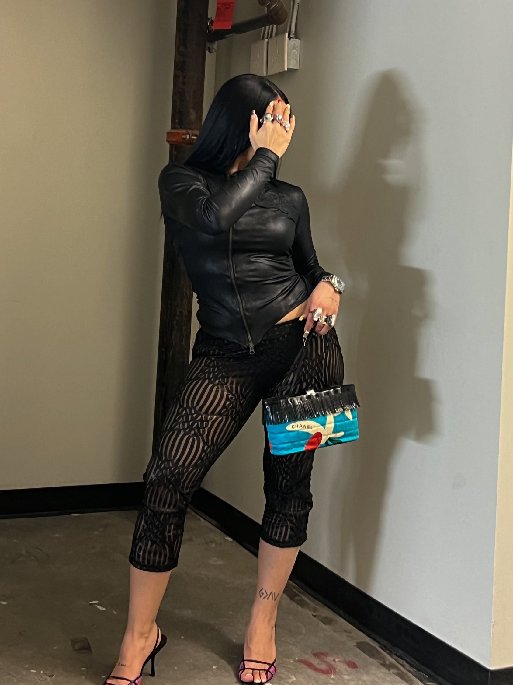 Black de V Zip Jacket – Arete Studios