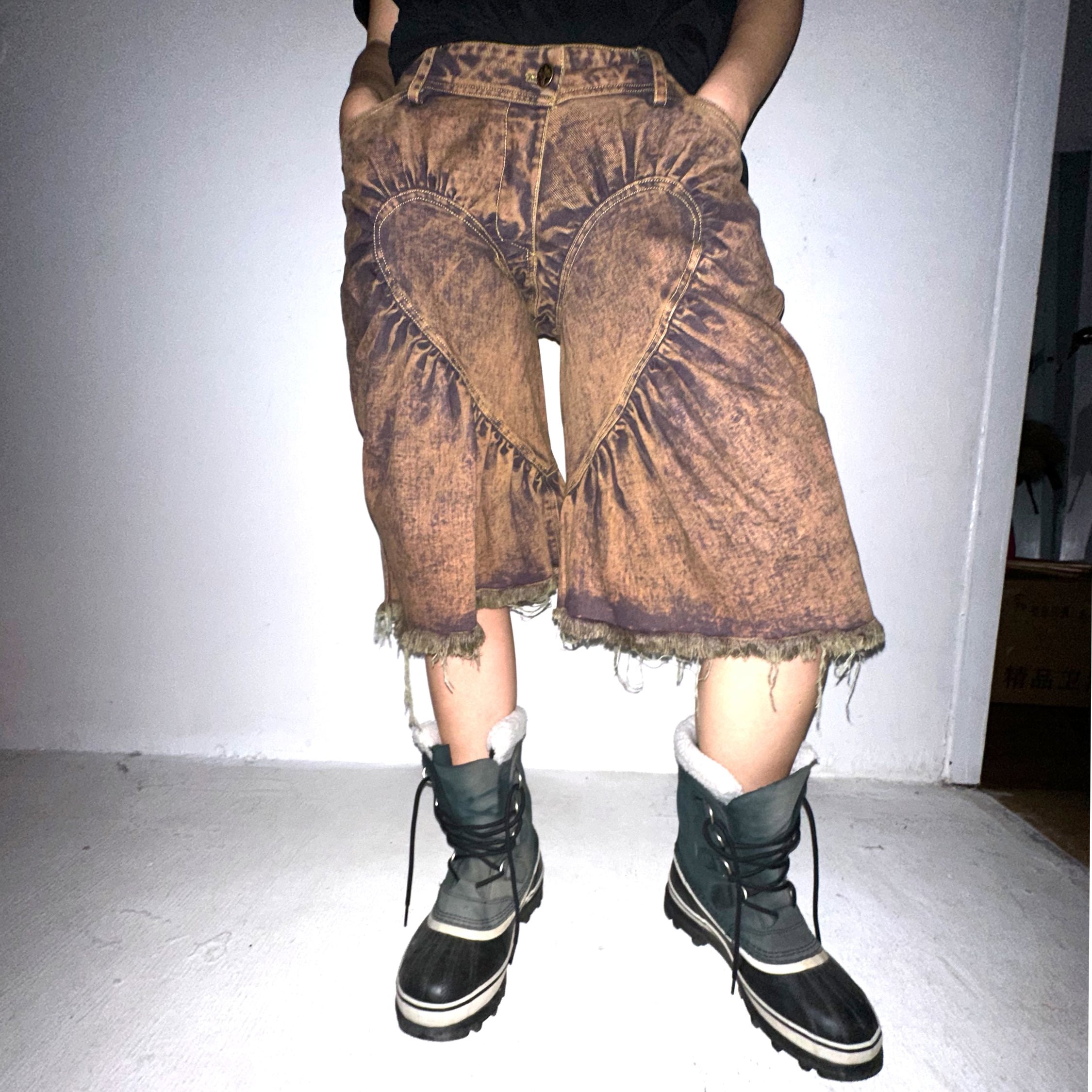 Unisex Ruched Heart Distressed Denim Shorts Pink