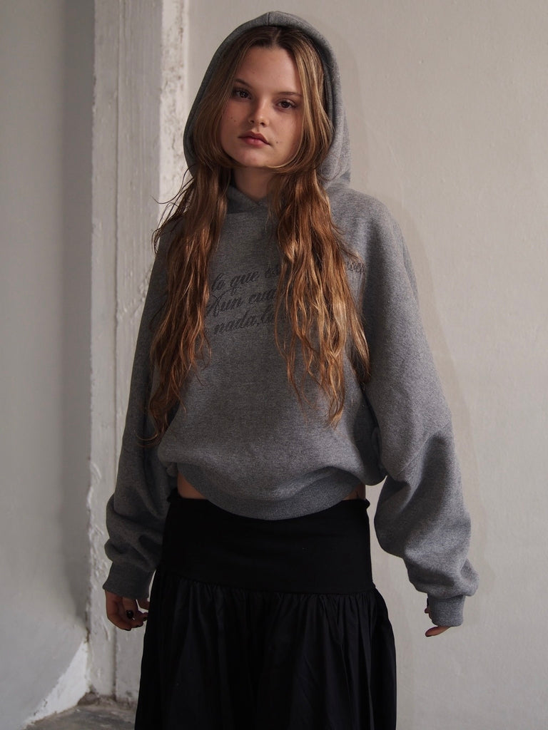 HOODIE "SENTIR POCO" FITTED - GREY