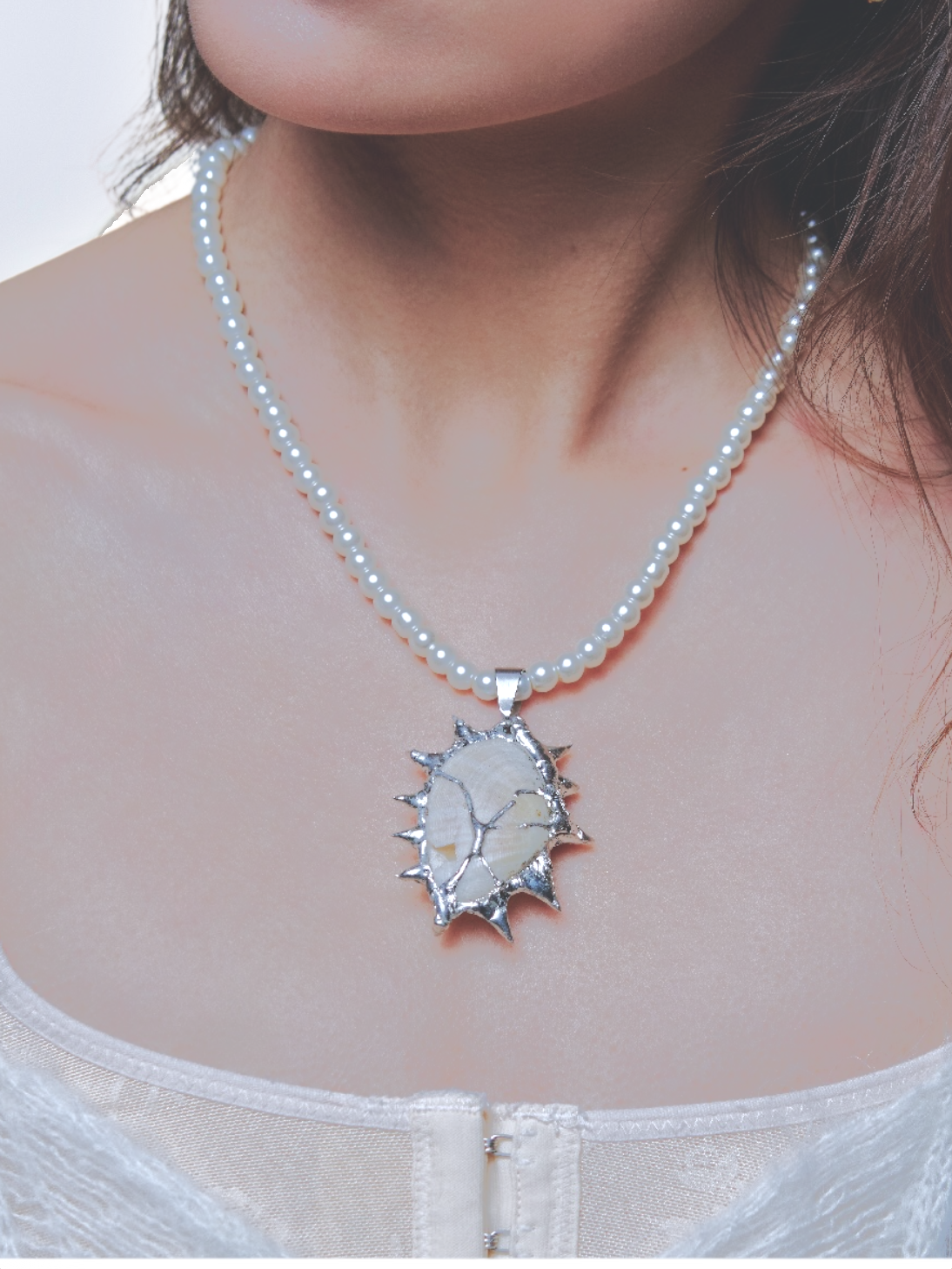 SEA CREATURES NECKLACE IX *SHELL IMPERFECTION