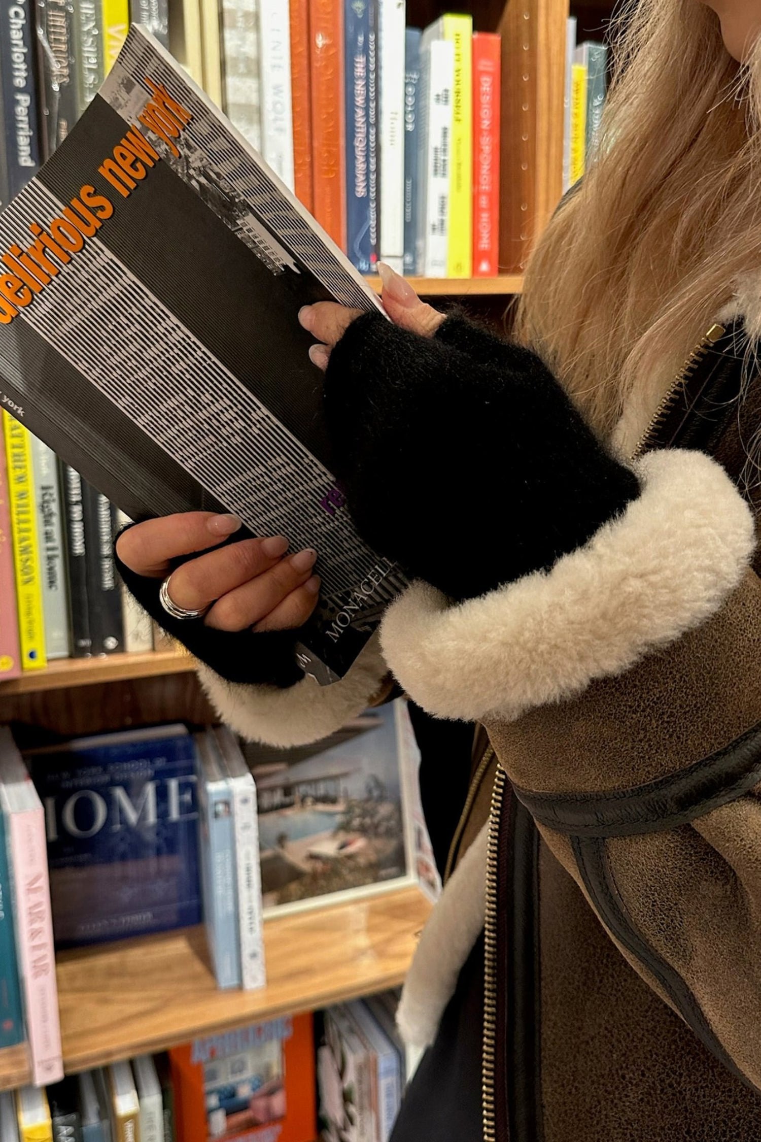 Haze Furry Fingerless Arm Warmer in Black