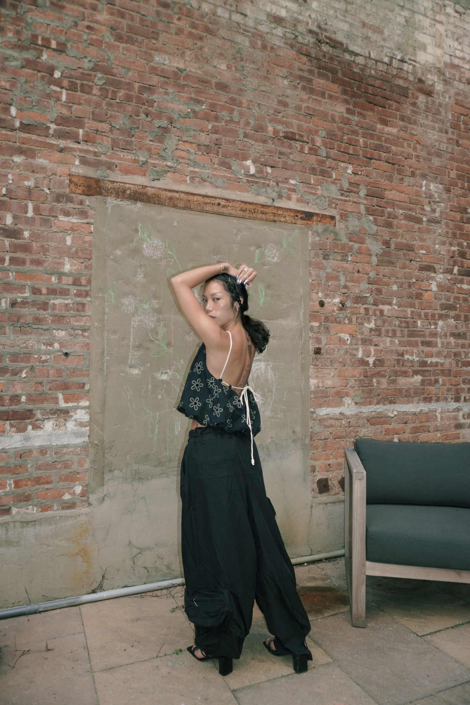 DAISY PRINT BUBBLE CROP TOP