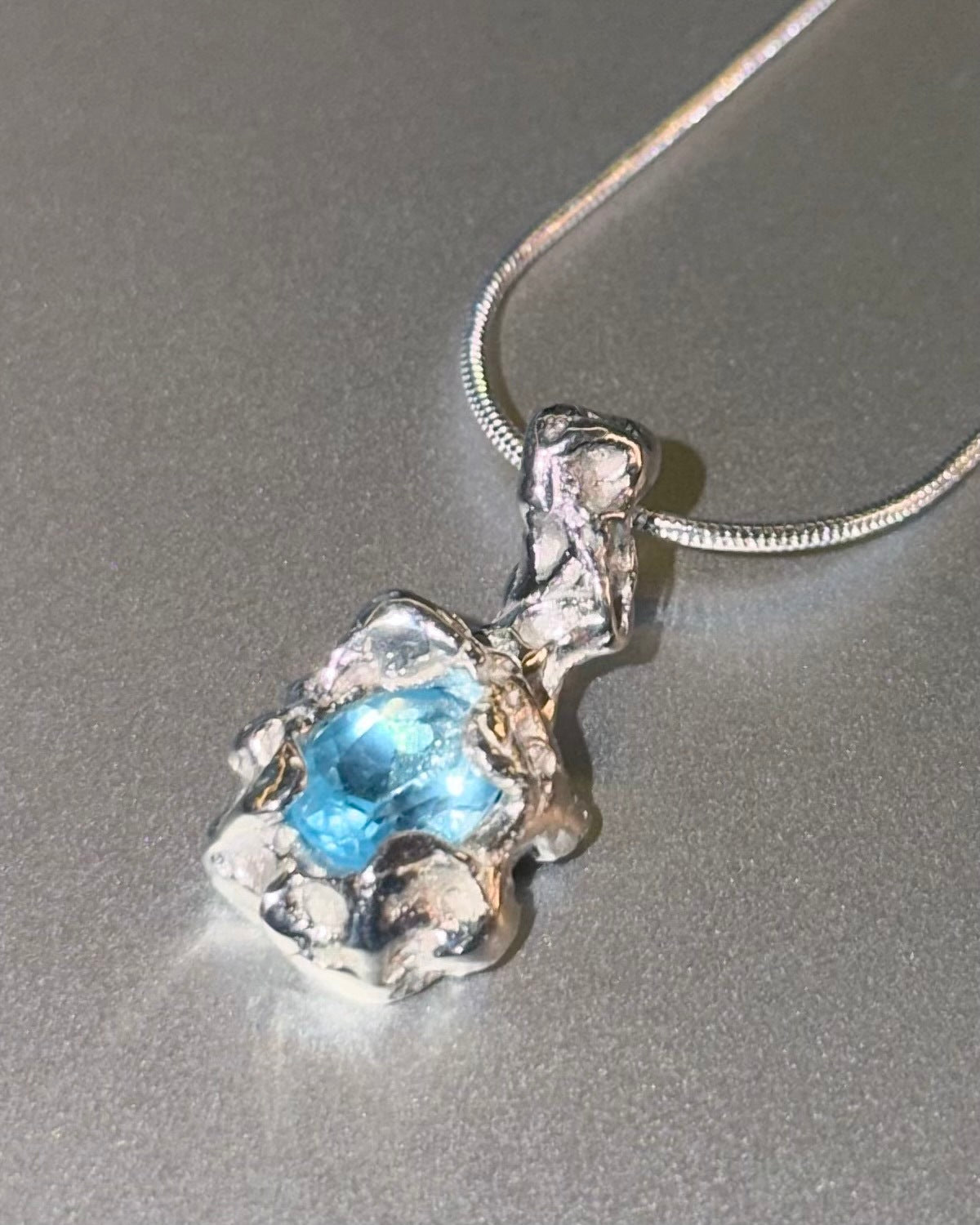Piedra Necklace (Ice)