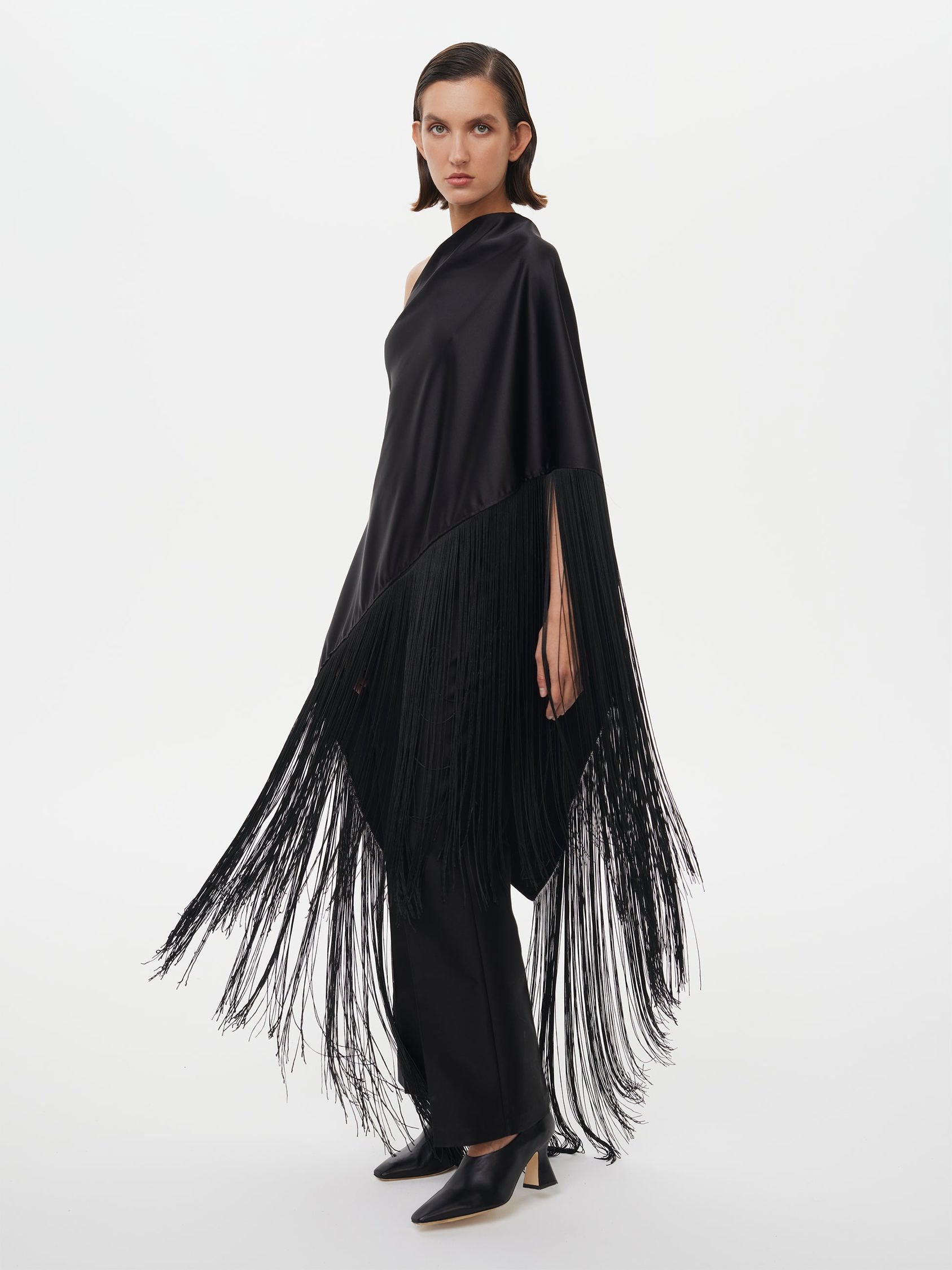Wild Willow Party Cape in Black
