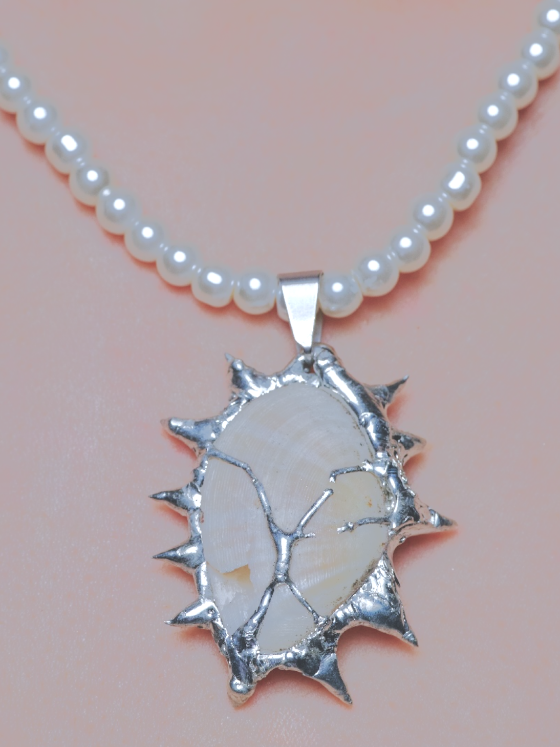 SEA CREATURES NECKLACE IX *SHELL IMPERFECTION