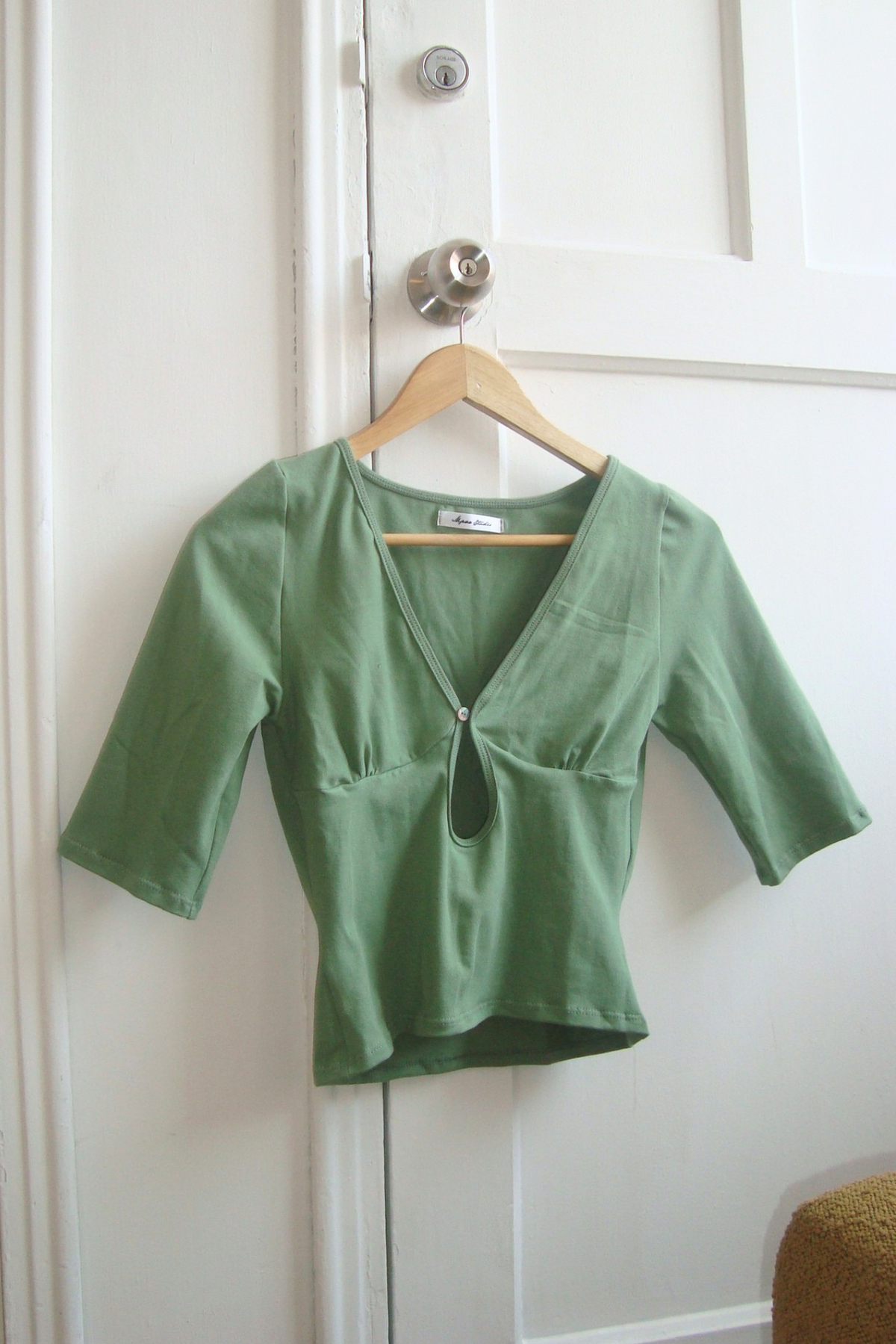Alma Keyhole Top