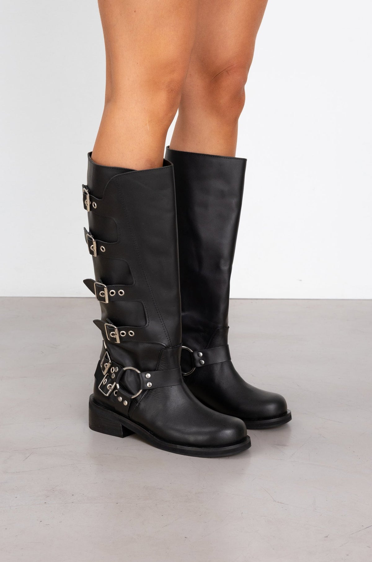 Tati Full Black Leather