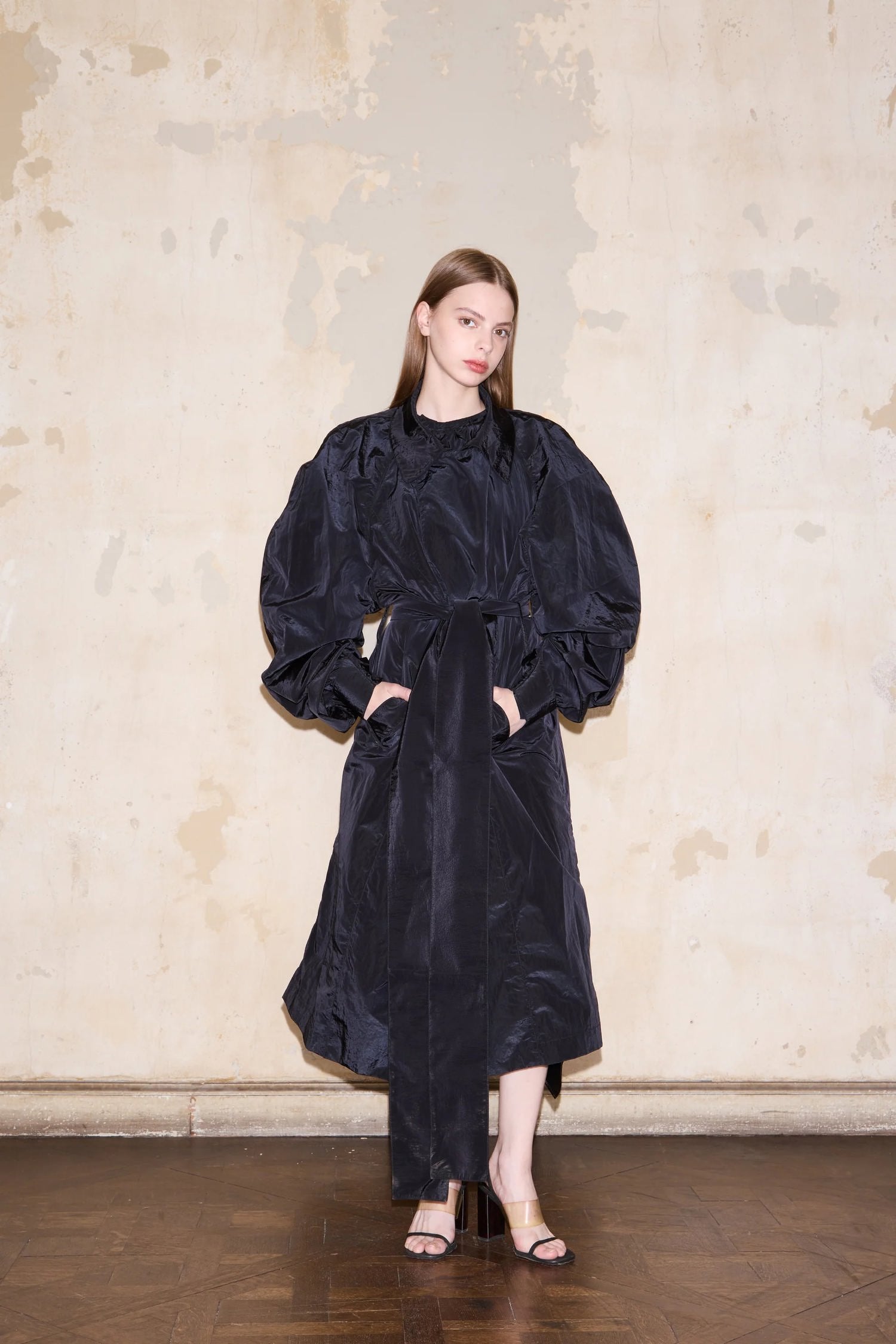 TEMPLE TRENCH BLACK