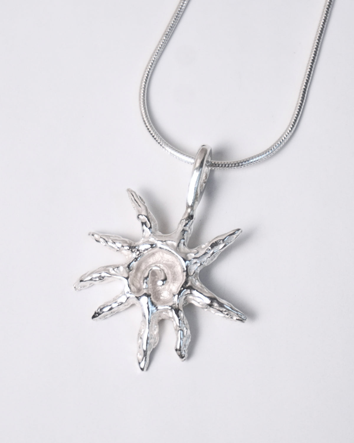 Concha Chiquita Necklace
