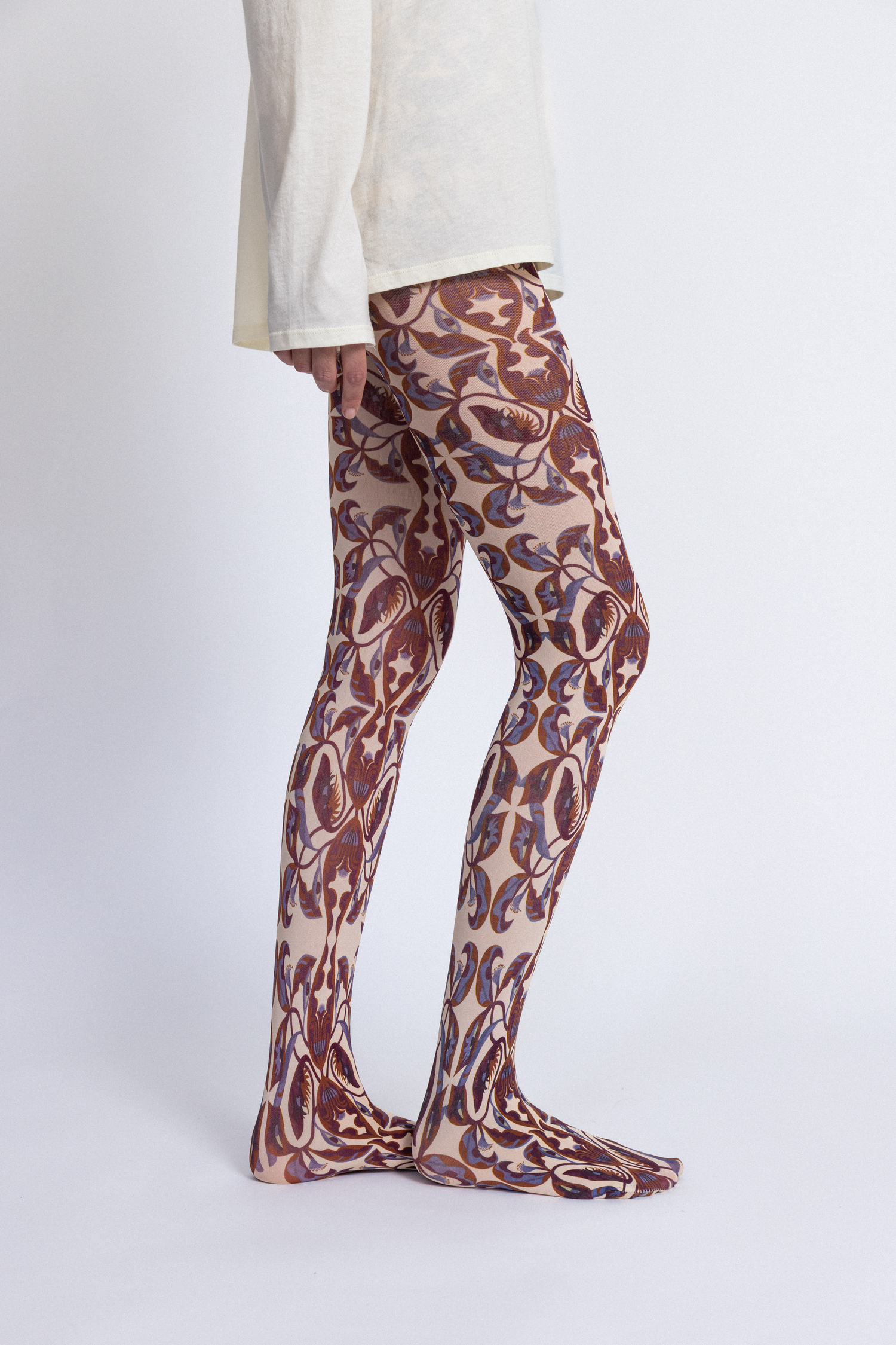 IVY STOCKINGS IN CREAM