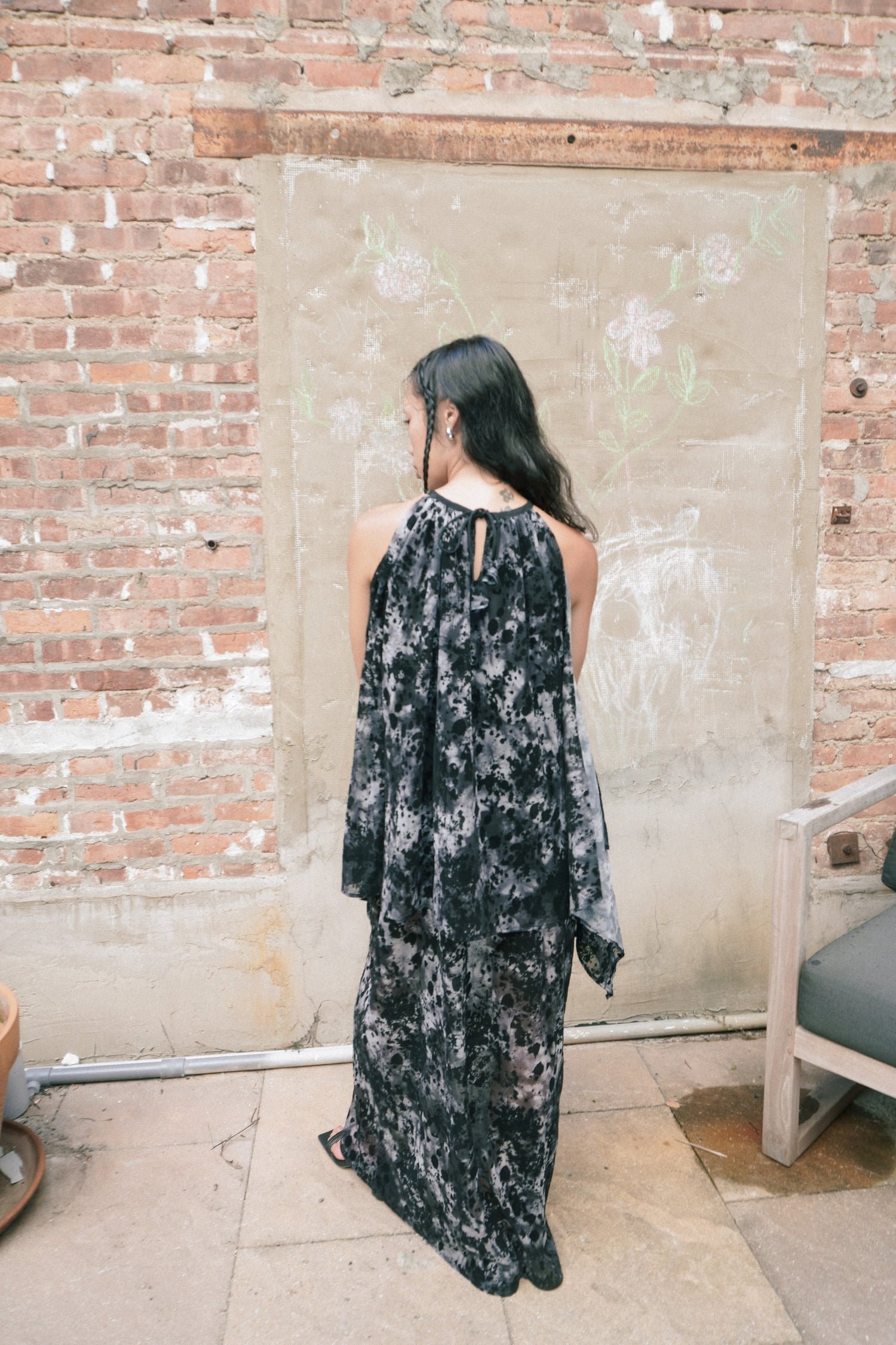 LAYERING HALTER NECK MAXI DRESS _ BLACK MULTI PRINT