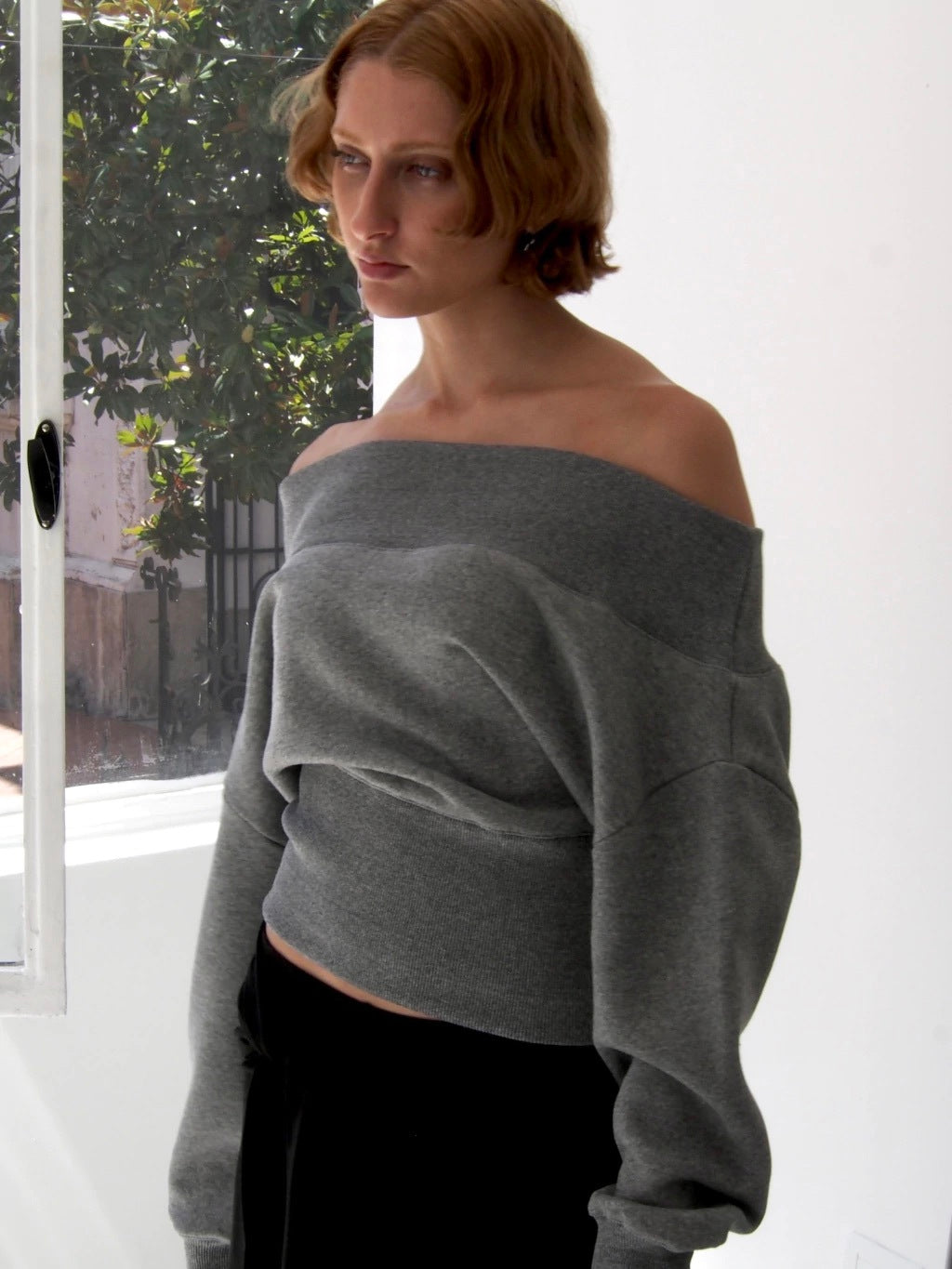 FITTED SWEATSHIRT