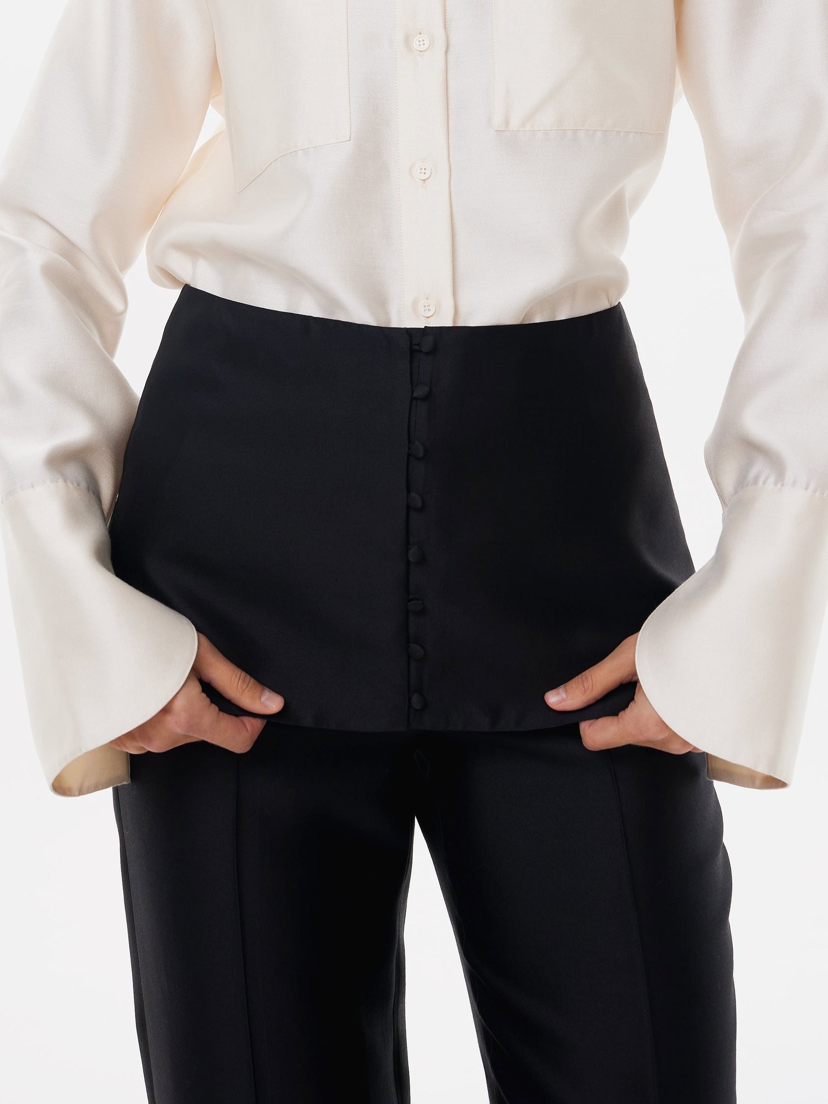 Lilly of the Valley Layering Skirt in Black