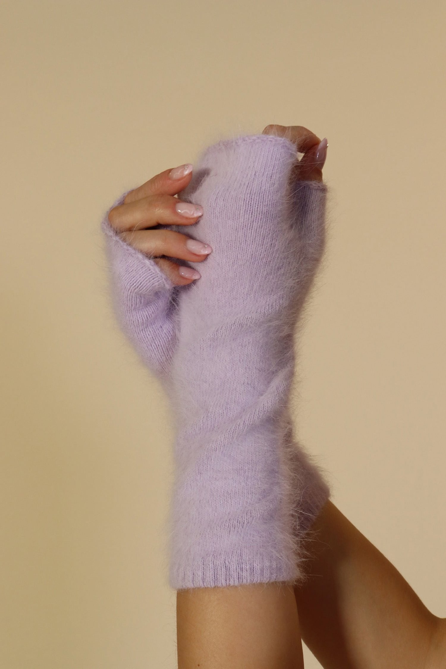 Haze Furry Fingerless Arm Warmer in Lavender
