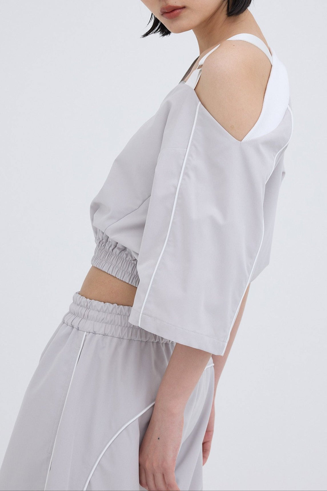 Contrast piping tops
