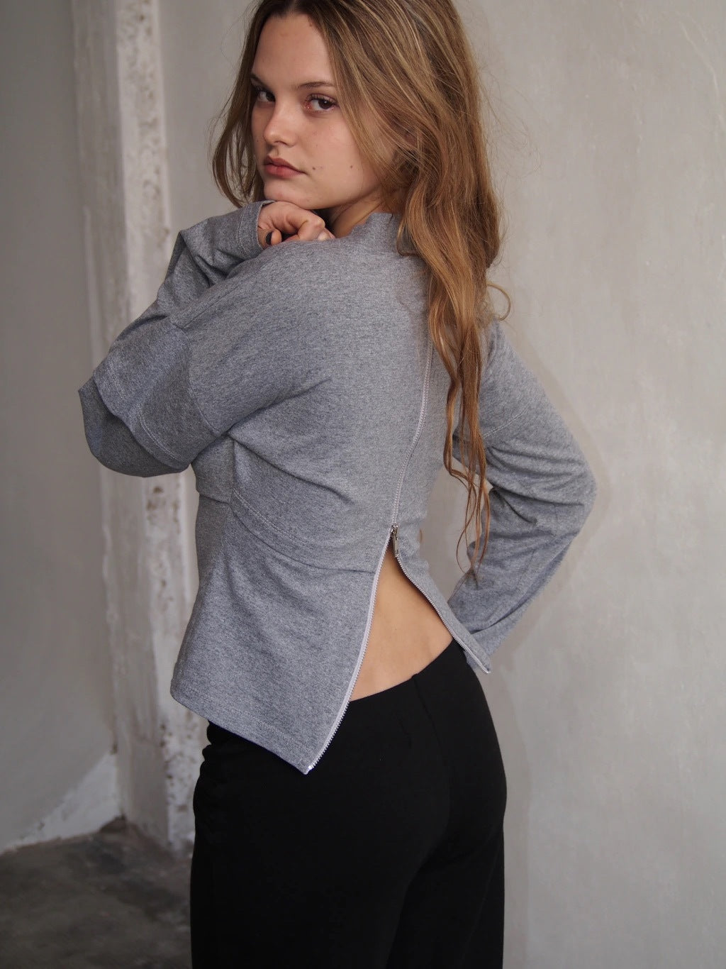 REMERA ZIP ON THE BACK - LONG SLEEVE - GREY