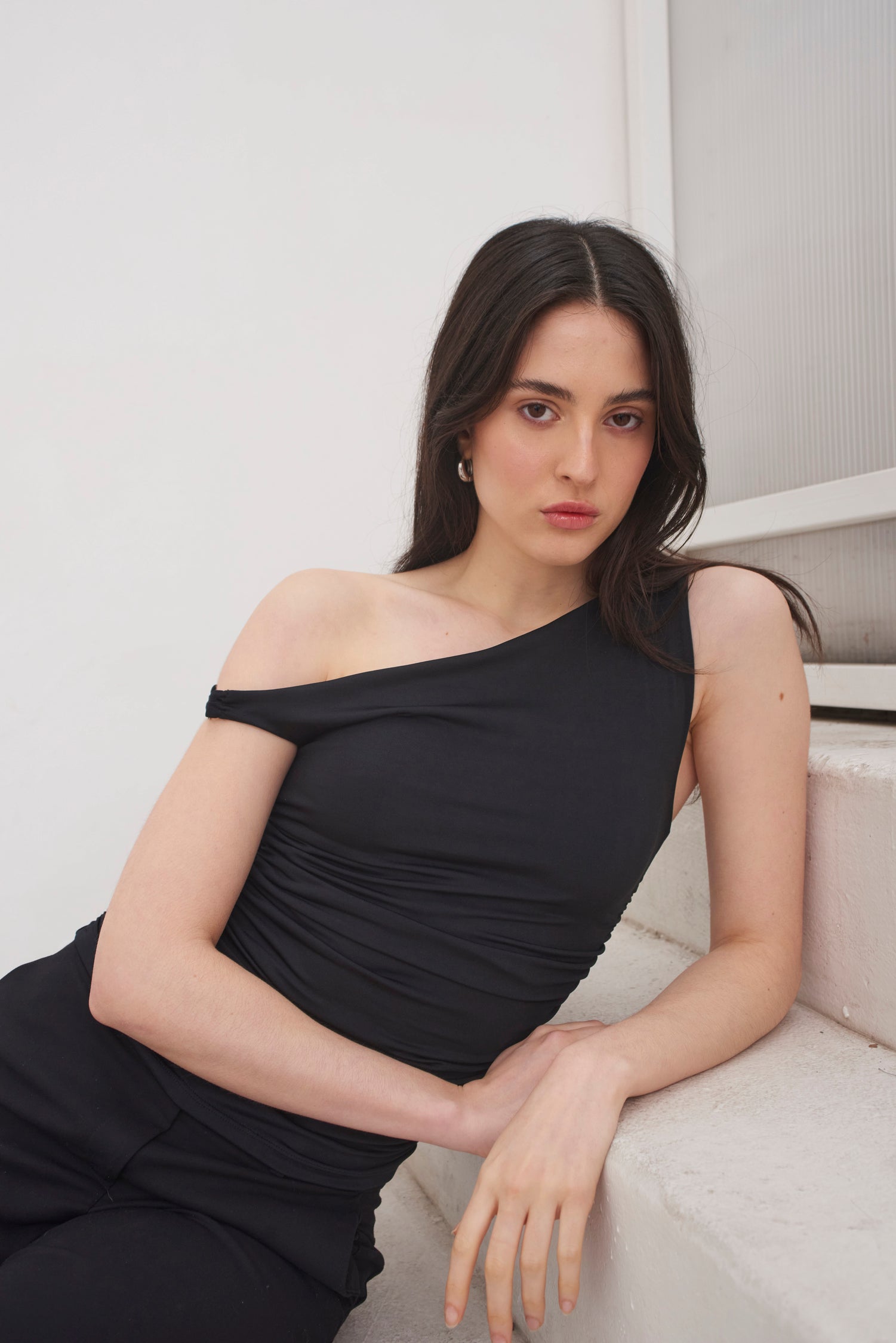 One shoulder top