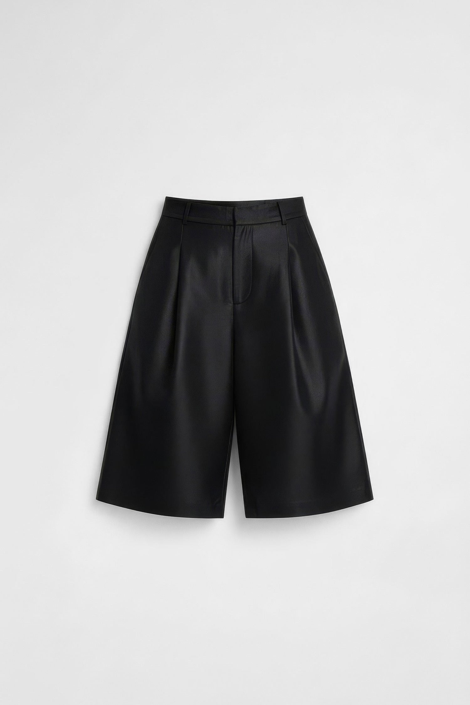 UNIFORM SHORTS IN BLACK