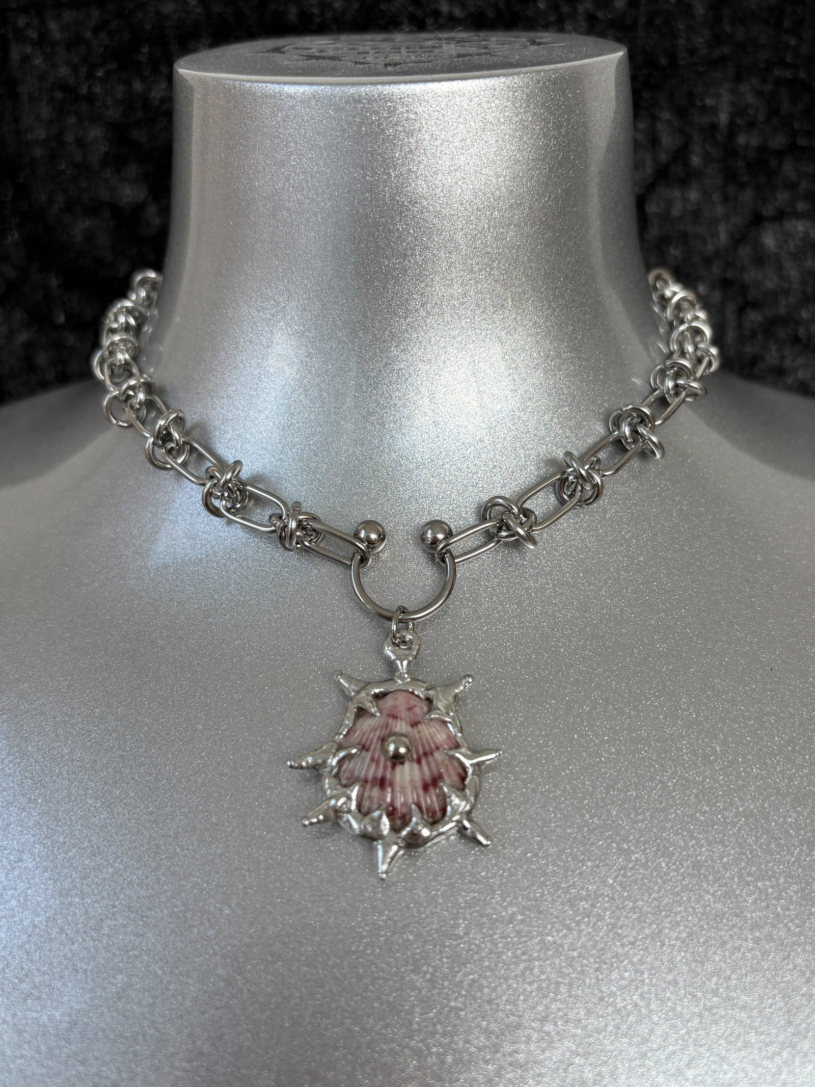 Piercing Shell Necklace
