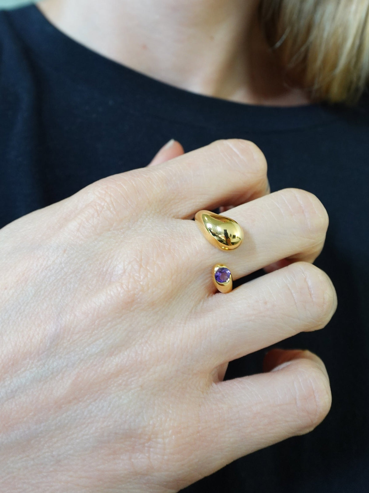 Abrazo Amethyst Ring