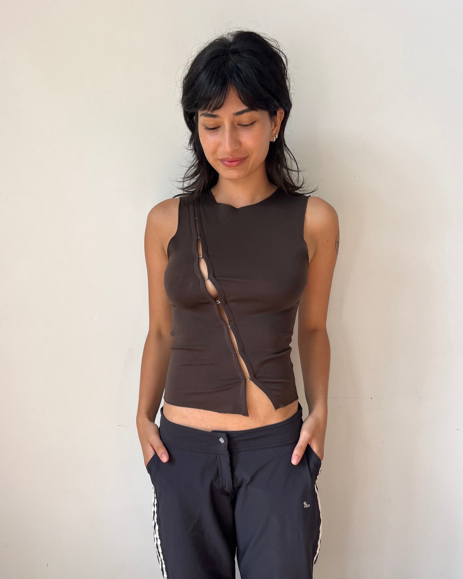 BROWN HOOK AND EYE TANK