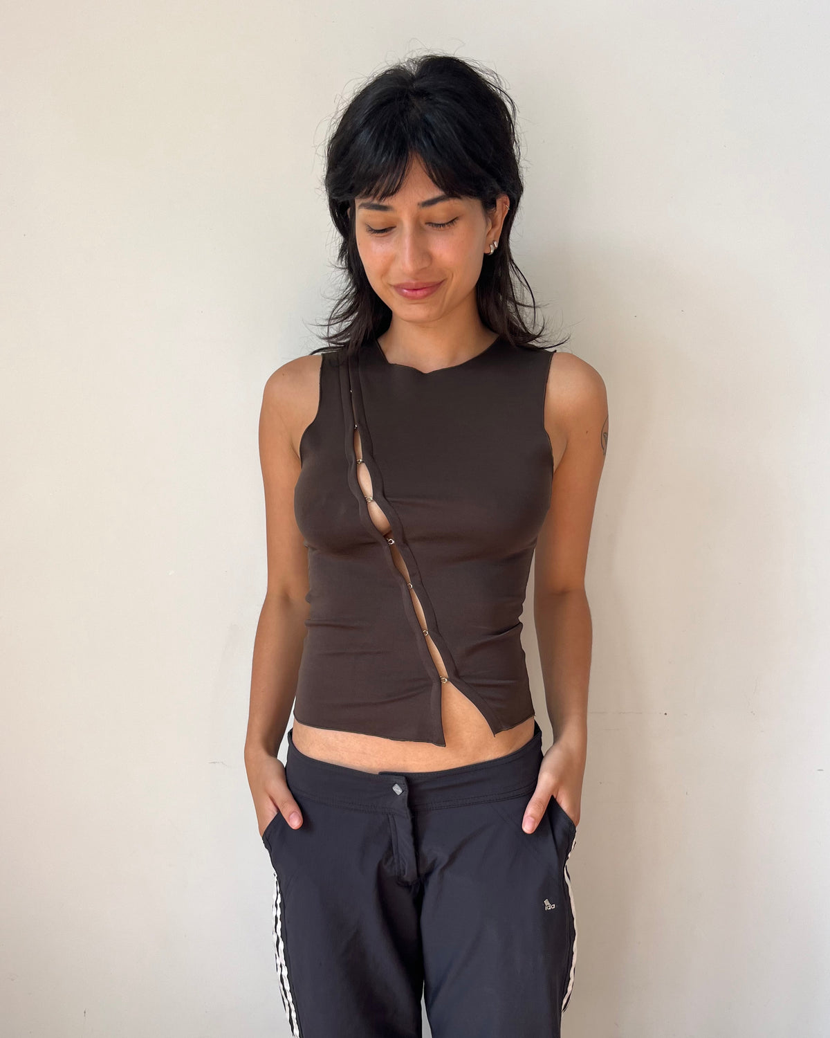 BROWN HOOK AND EYE TANK