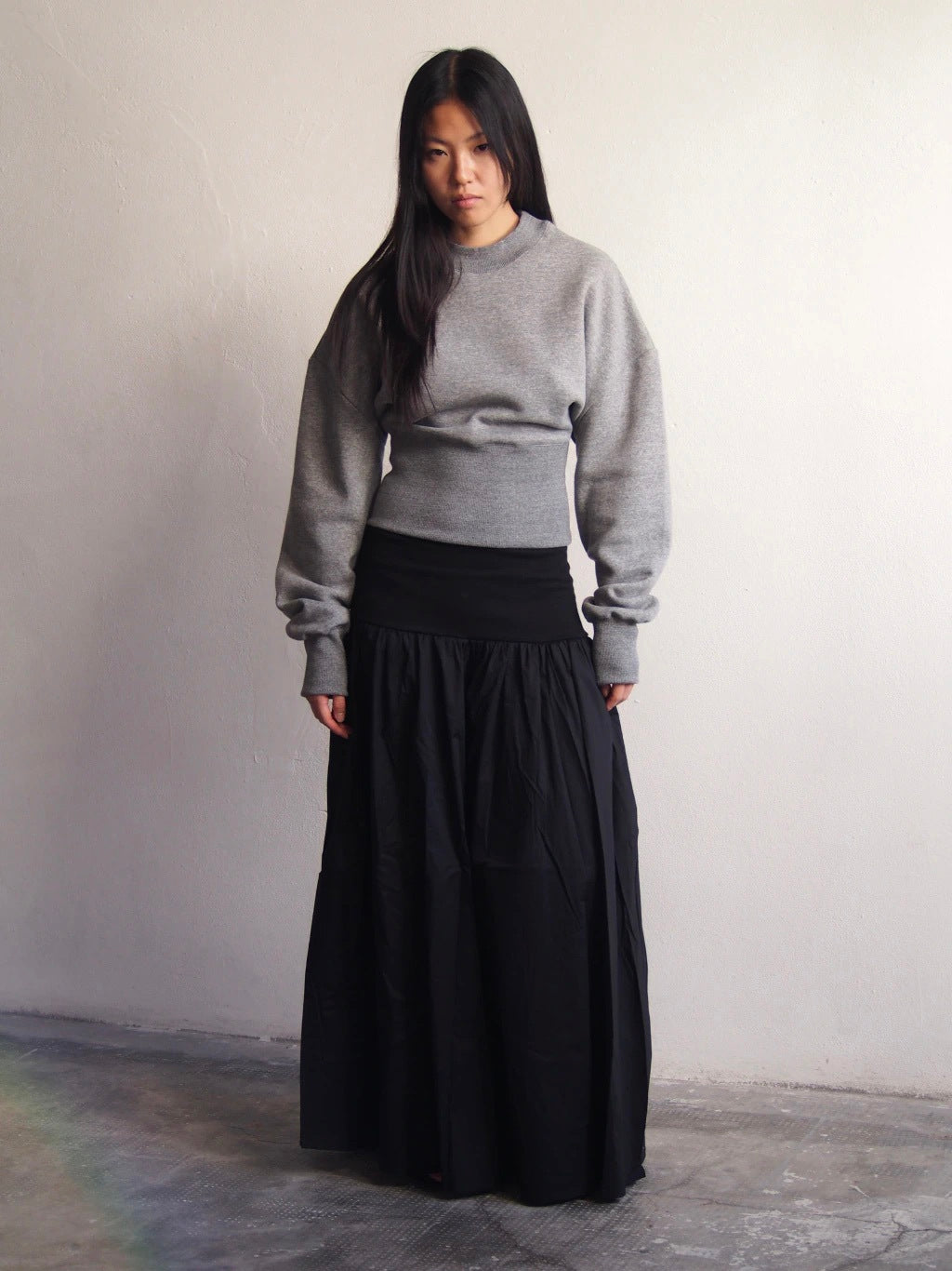 CREW FITTED SWEATSHIRT - GREY