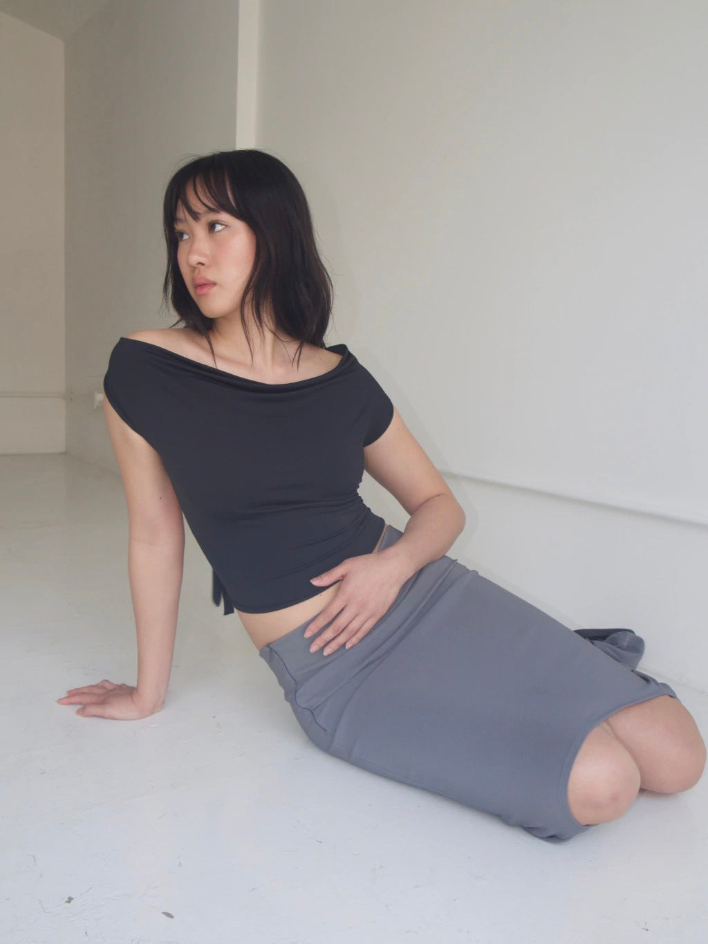 MULTIPLE USES TOP WITH LEATHER BELT