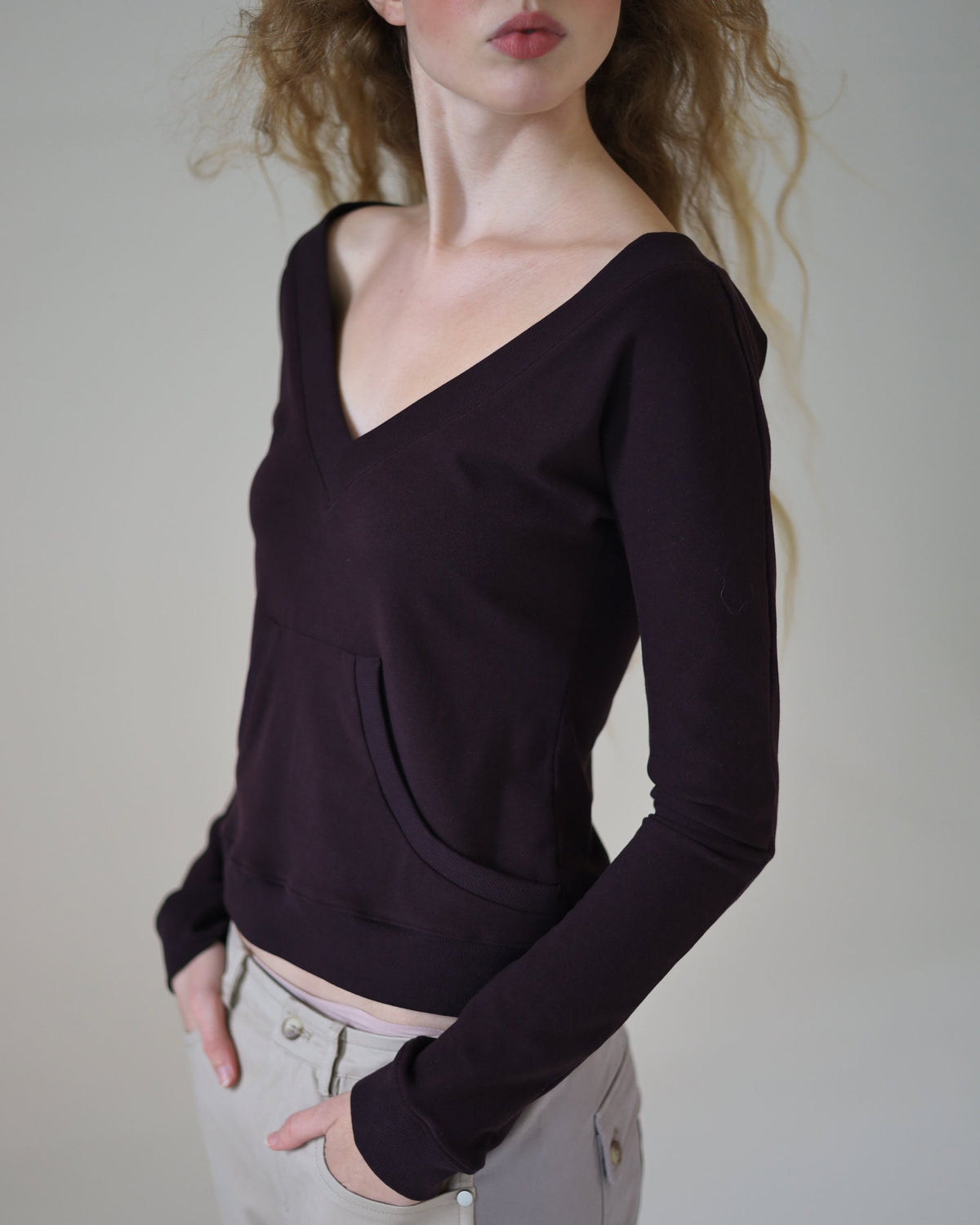 TEASE V-neck Pullover - plum