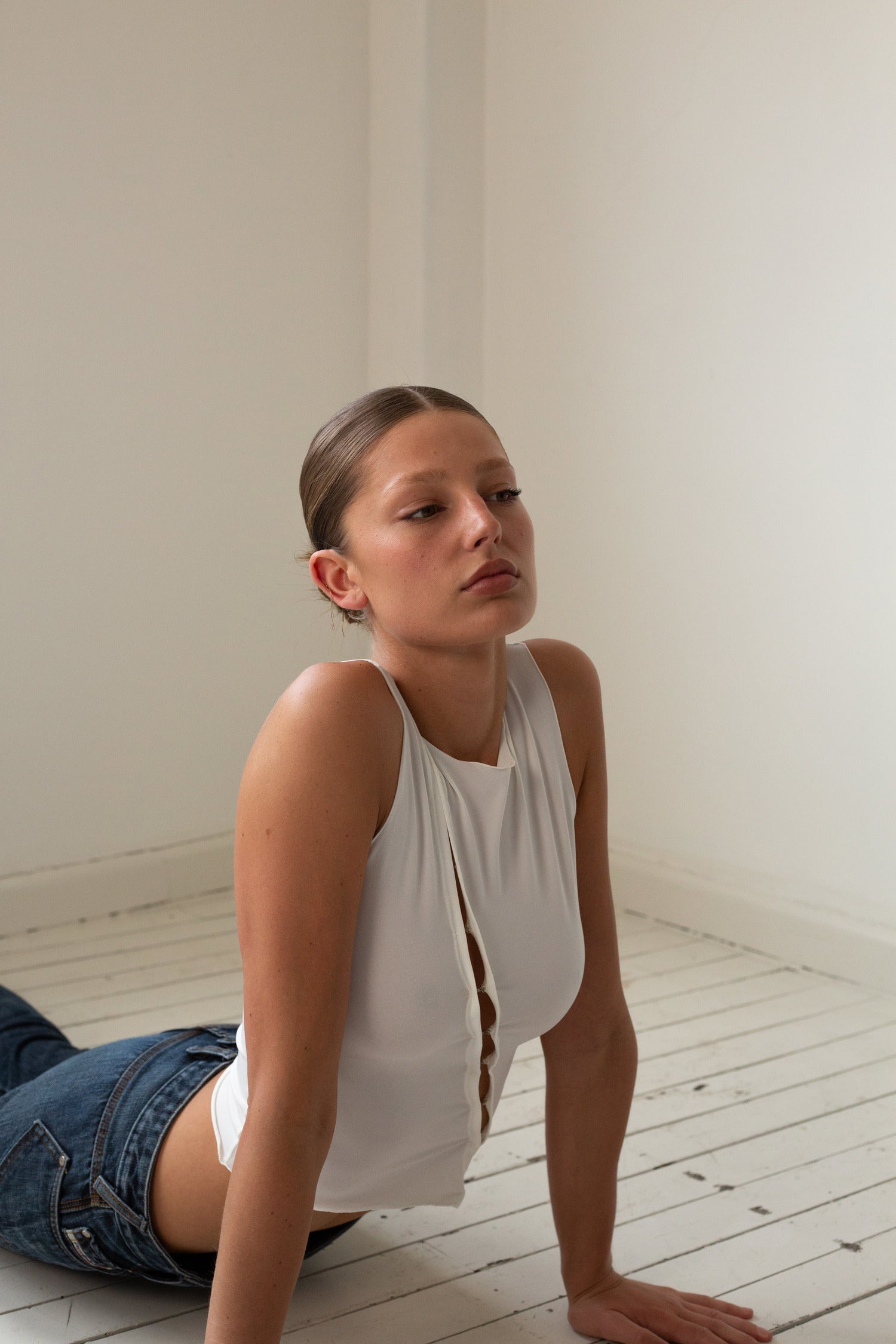 IVORY HOOK AND EYE TANK