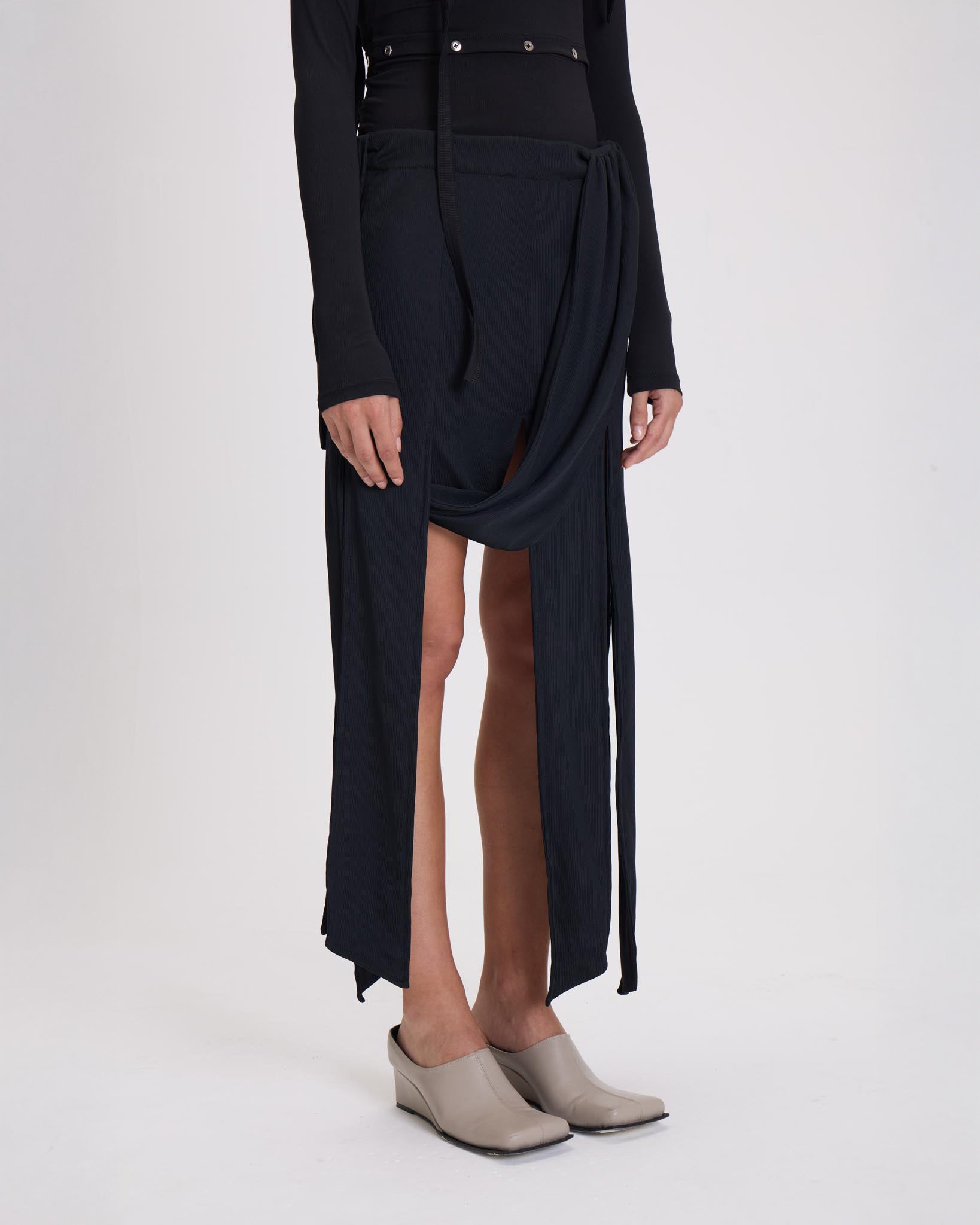 CARBONO black skirt