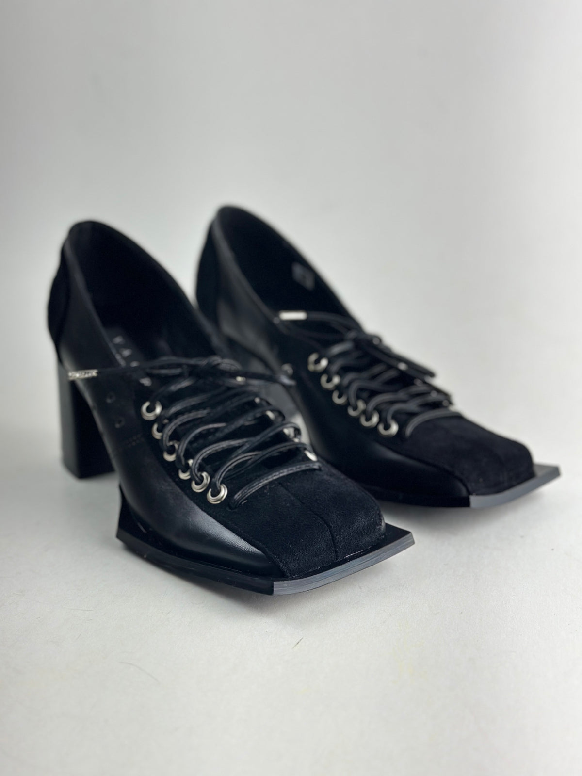 BOWLING HEELS