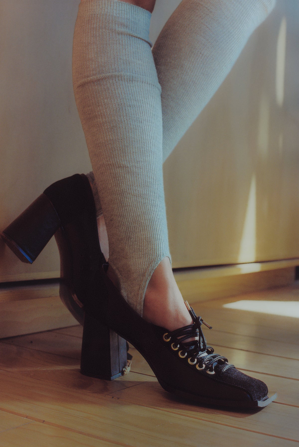 BOWLING HEELS