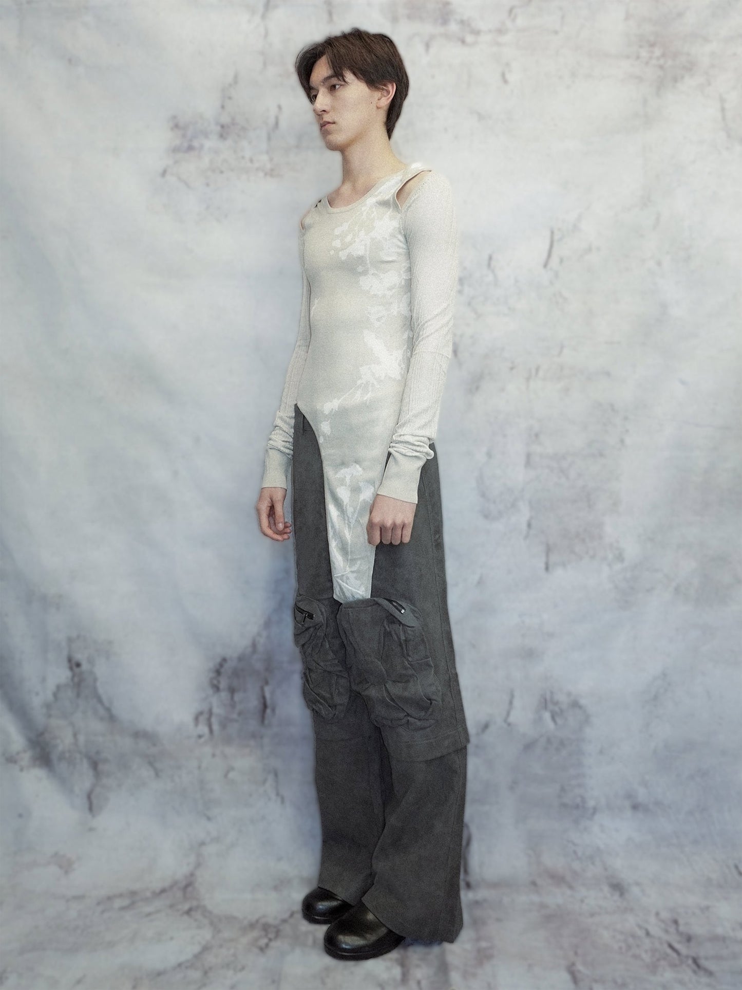UNDER THE SHADOW SWEATER_KAKHI