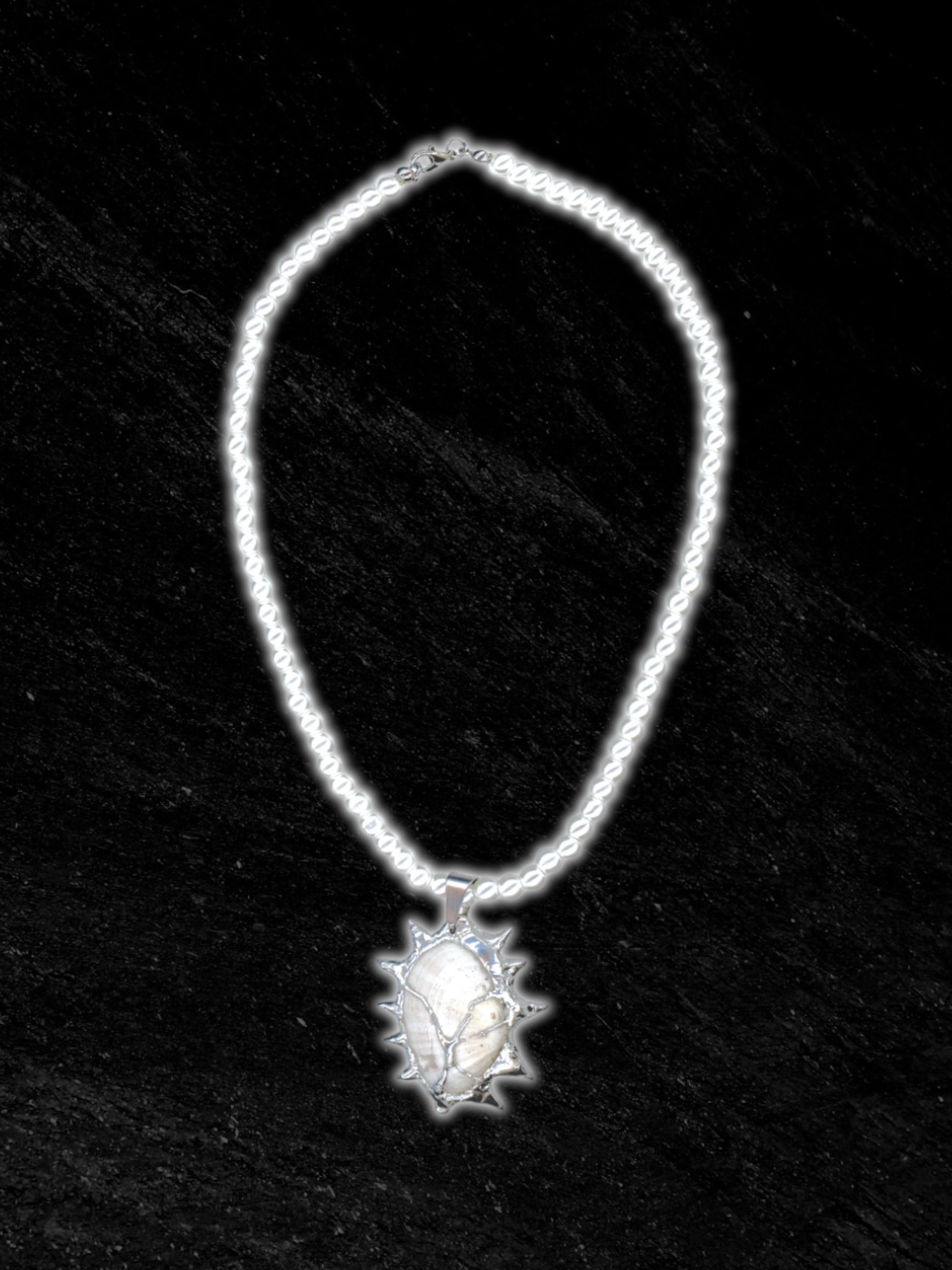 SEA CREATURES NECKLACE IX *SHELL IMPERFECTION