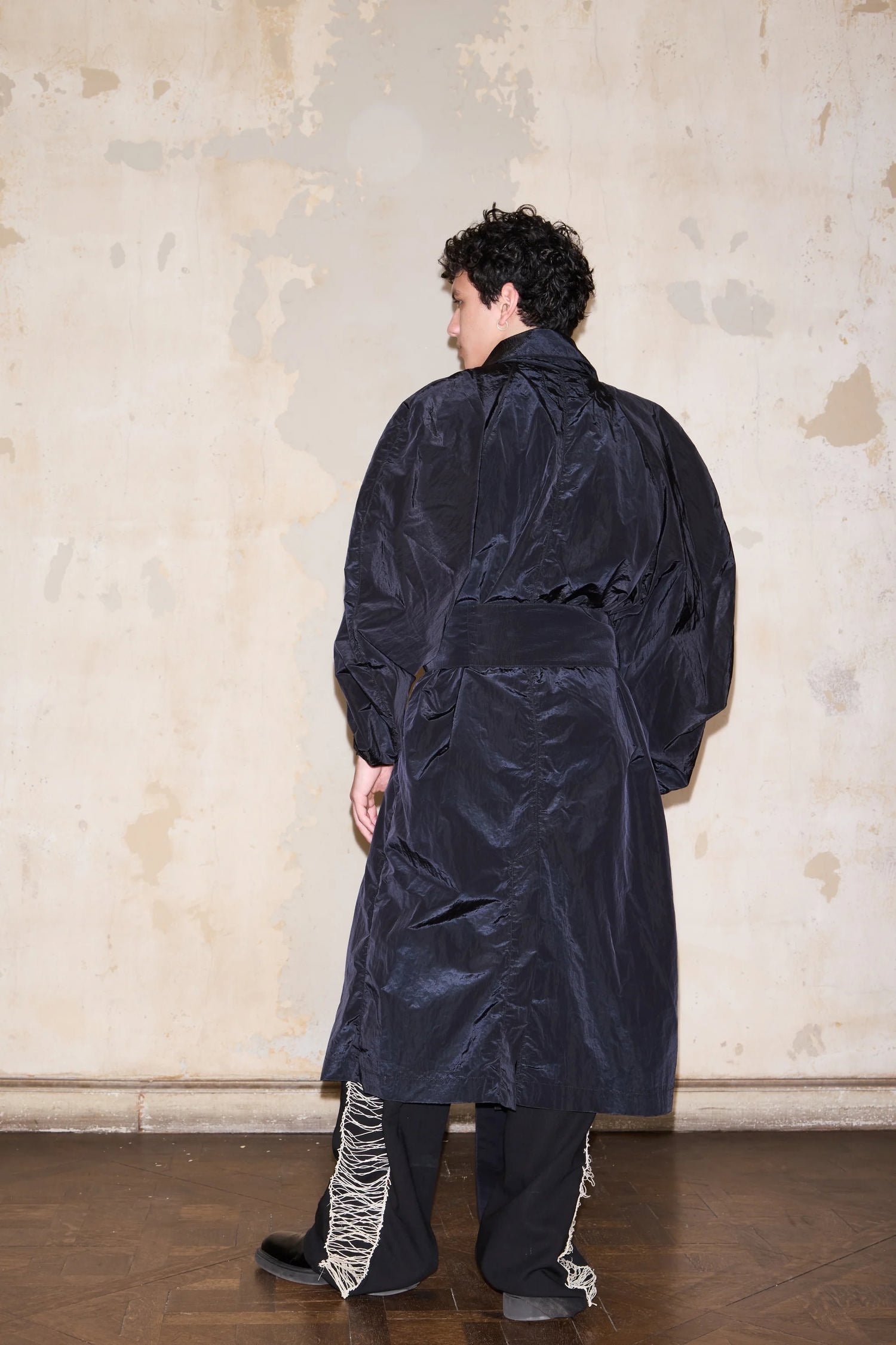 TEMPLE TRENCH BLACK