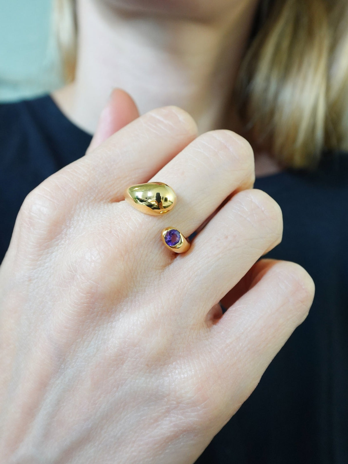 Abrazo Amethyst Ring
