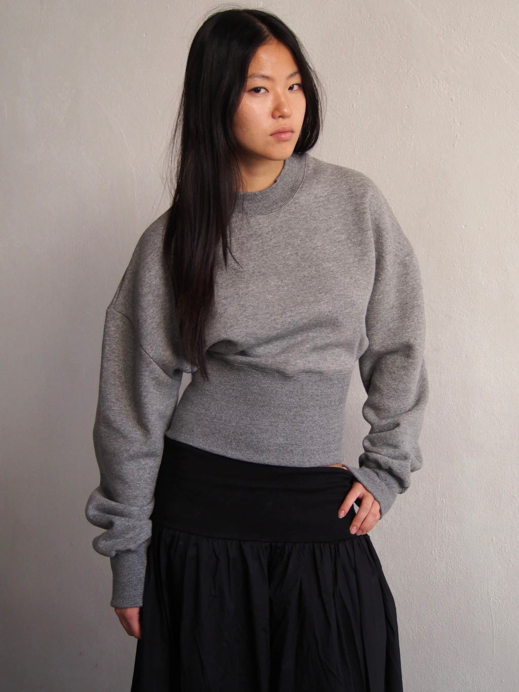 CREW FITTED SWEATSHIRT - GREY
