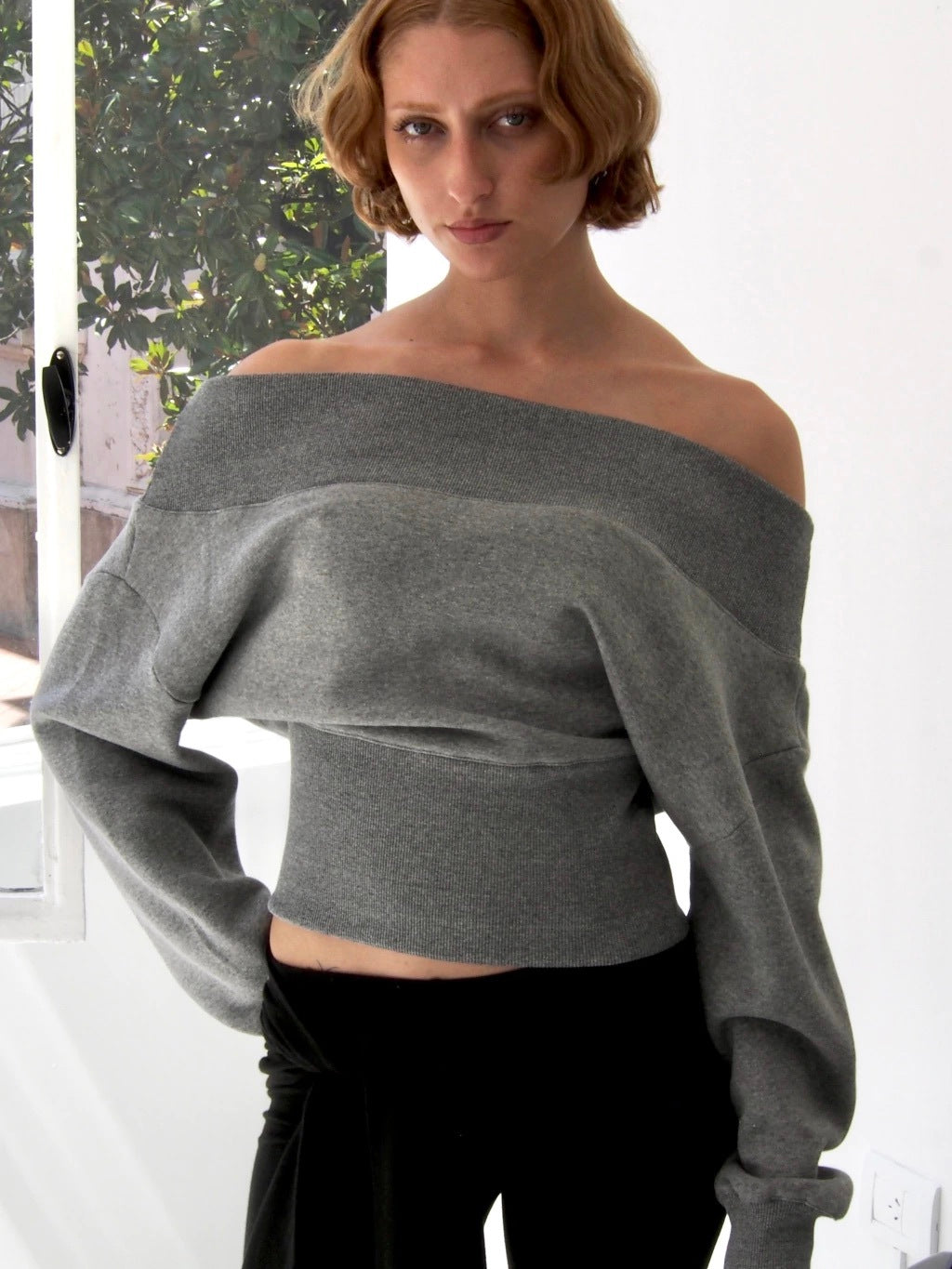 FITTED SWEATSHIRT