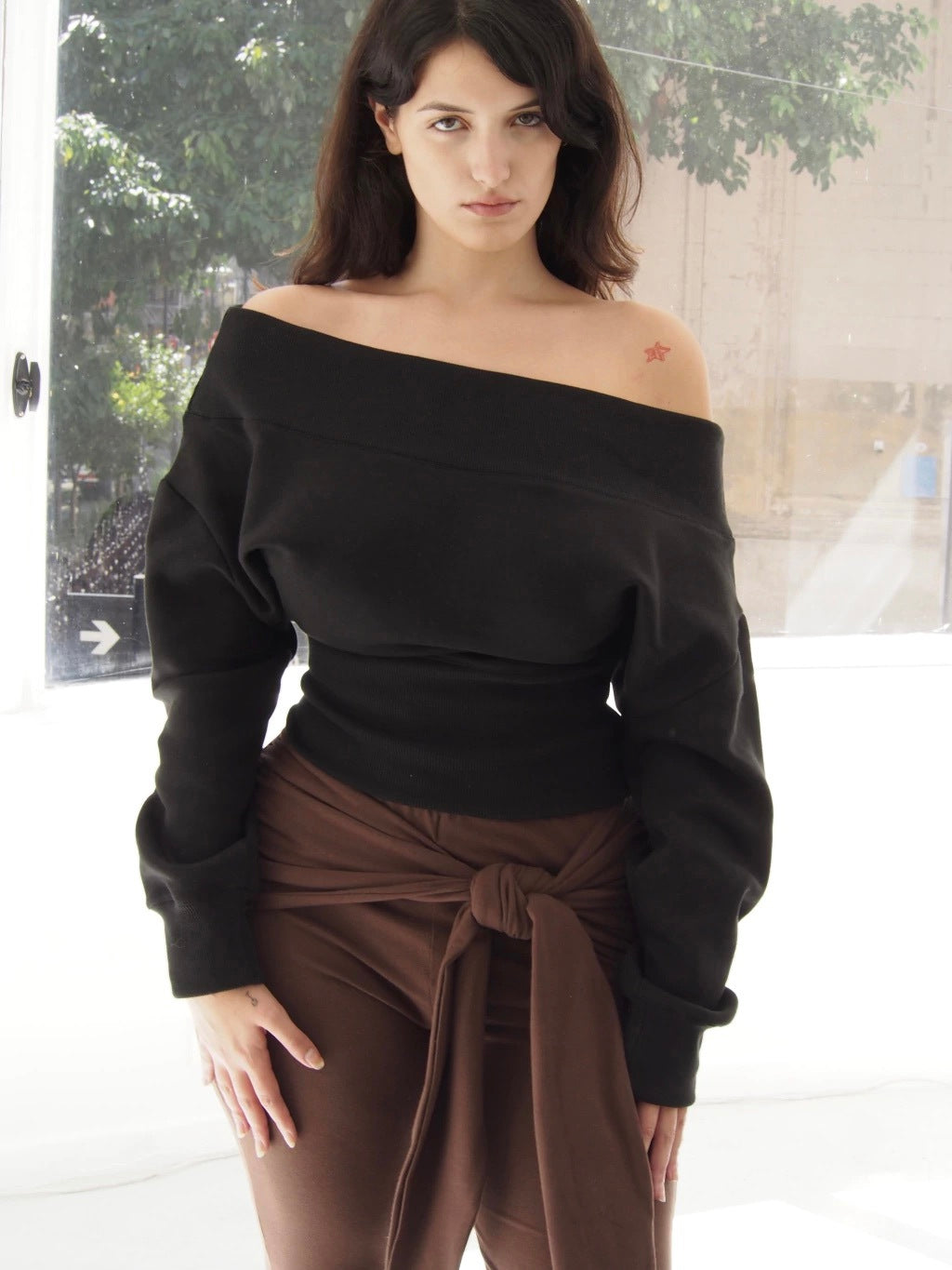 FITTED SWEATSHIRT