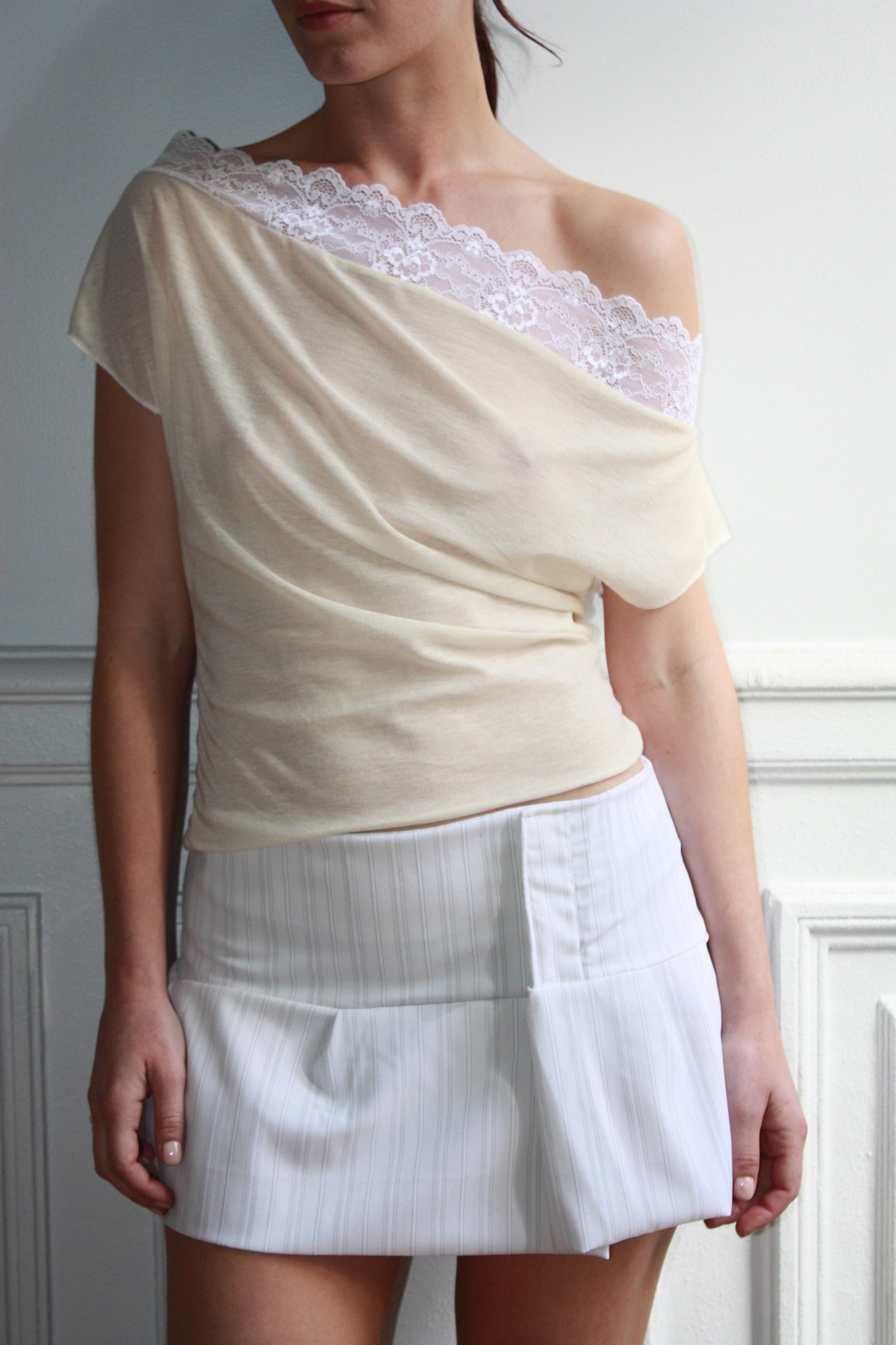 NUDARETE 006 - One-Shoulder Cotton Lace Top